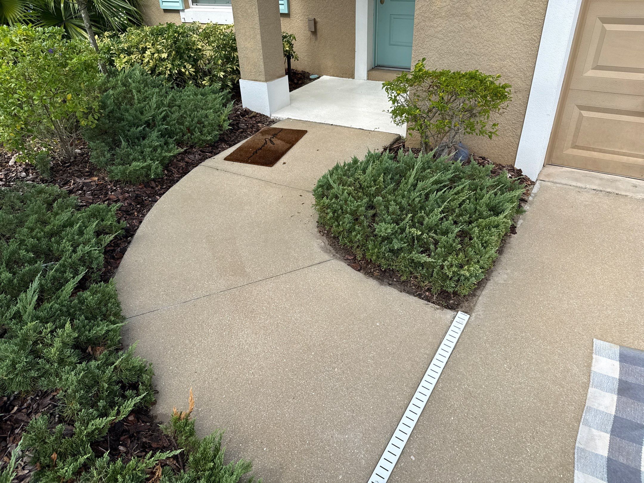 Driveway, Sidewalk & Lanai Cleaning Transformation | Forest Creek Parrish, FL by Sunshine AquaWash