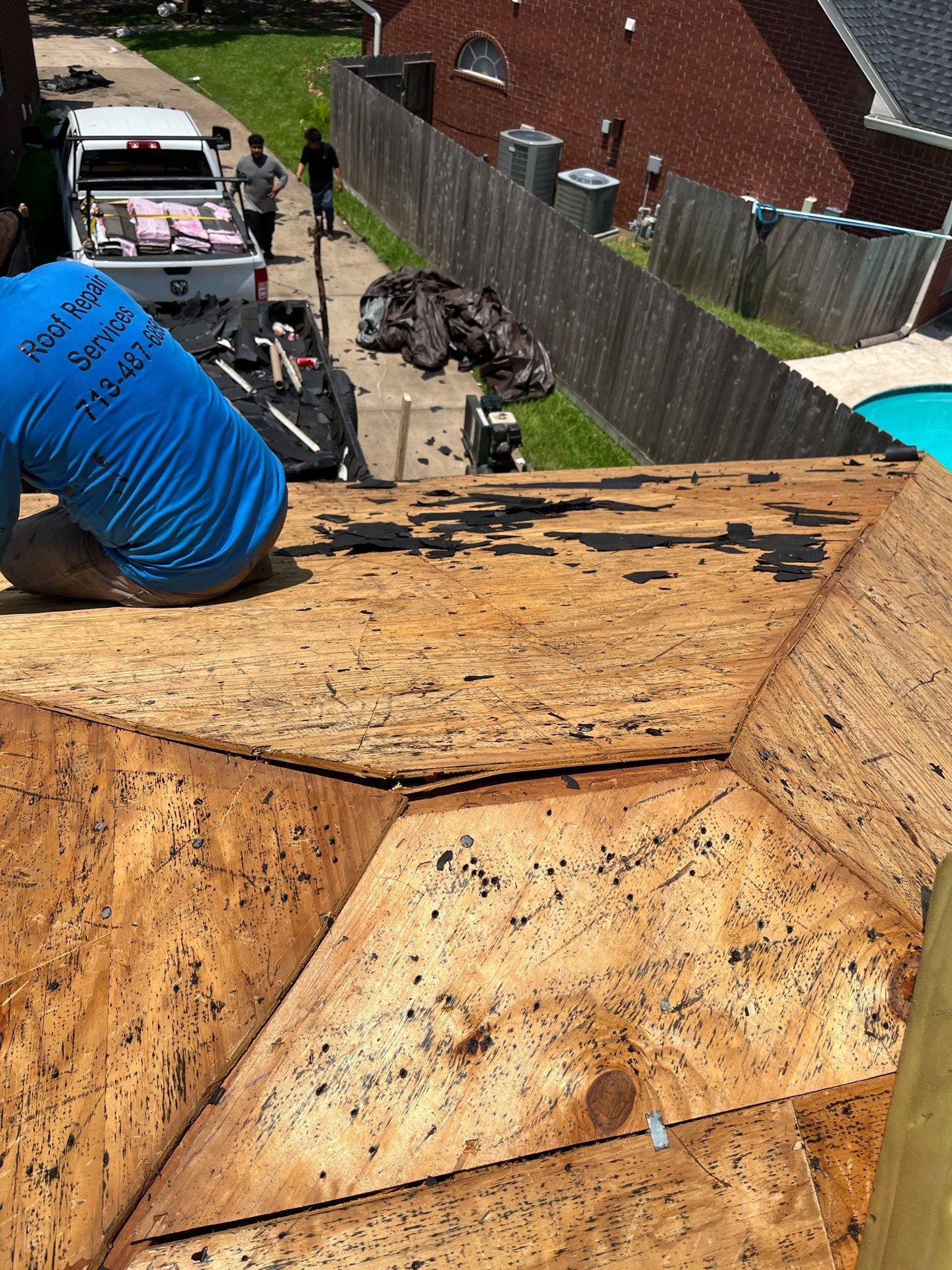 Residential Roofing Installation using Owen's Corning Duration (Lifetime) Shingles by Roof Repair Company