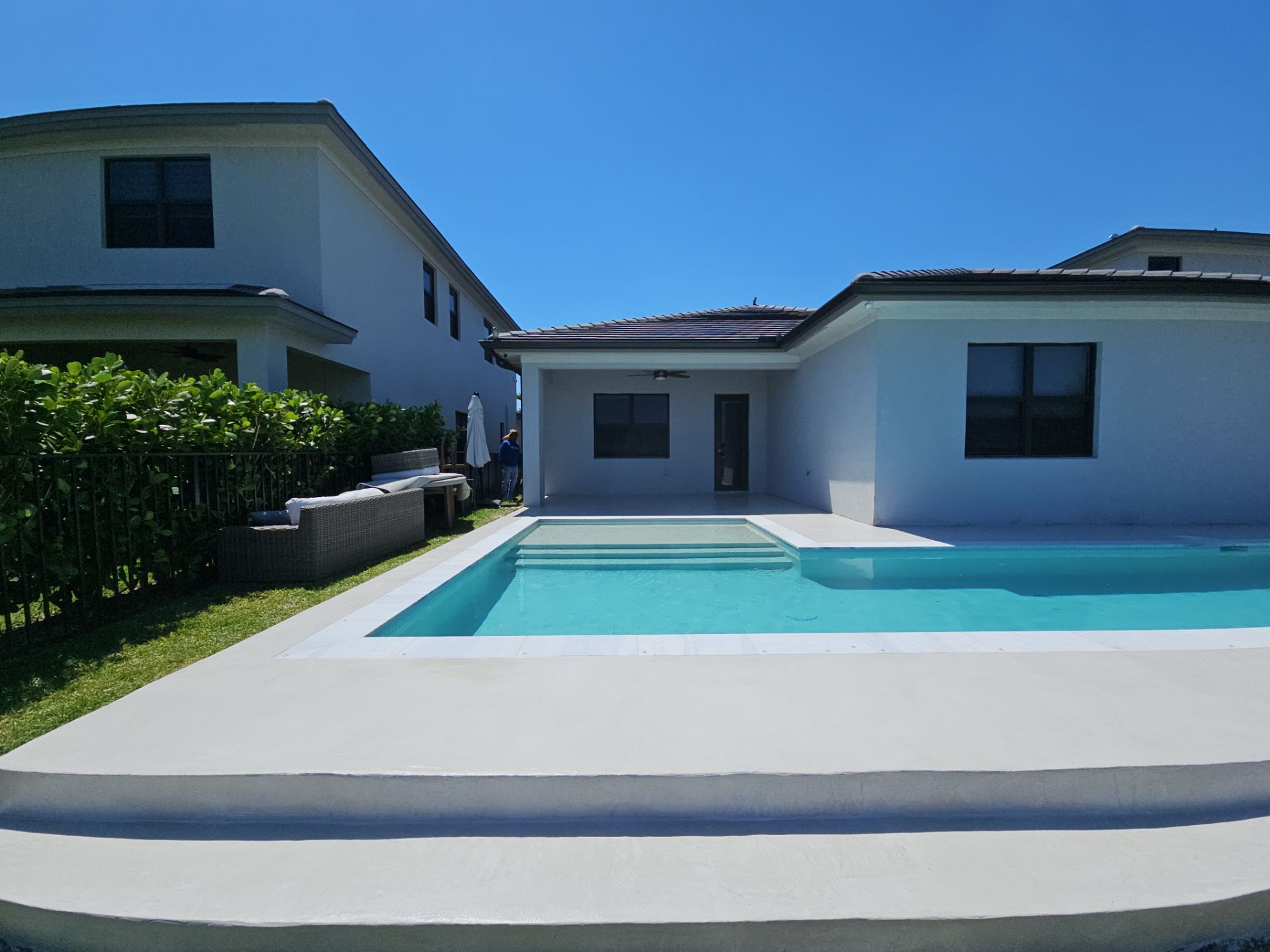 Pool Deck Resurfacing by Seamless Surfaces