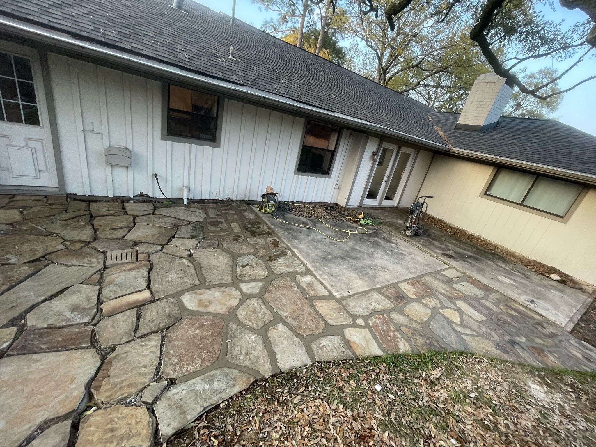 🌿 Jackie’s Outdoor Transformation — Drainage, Flagstone & Full Restoration by Texas Urban Elements