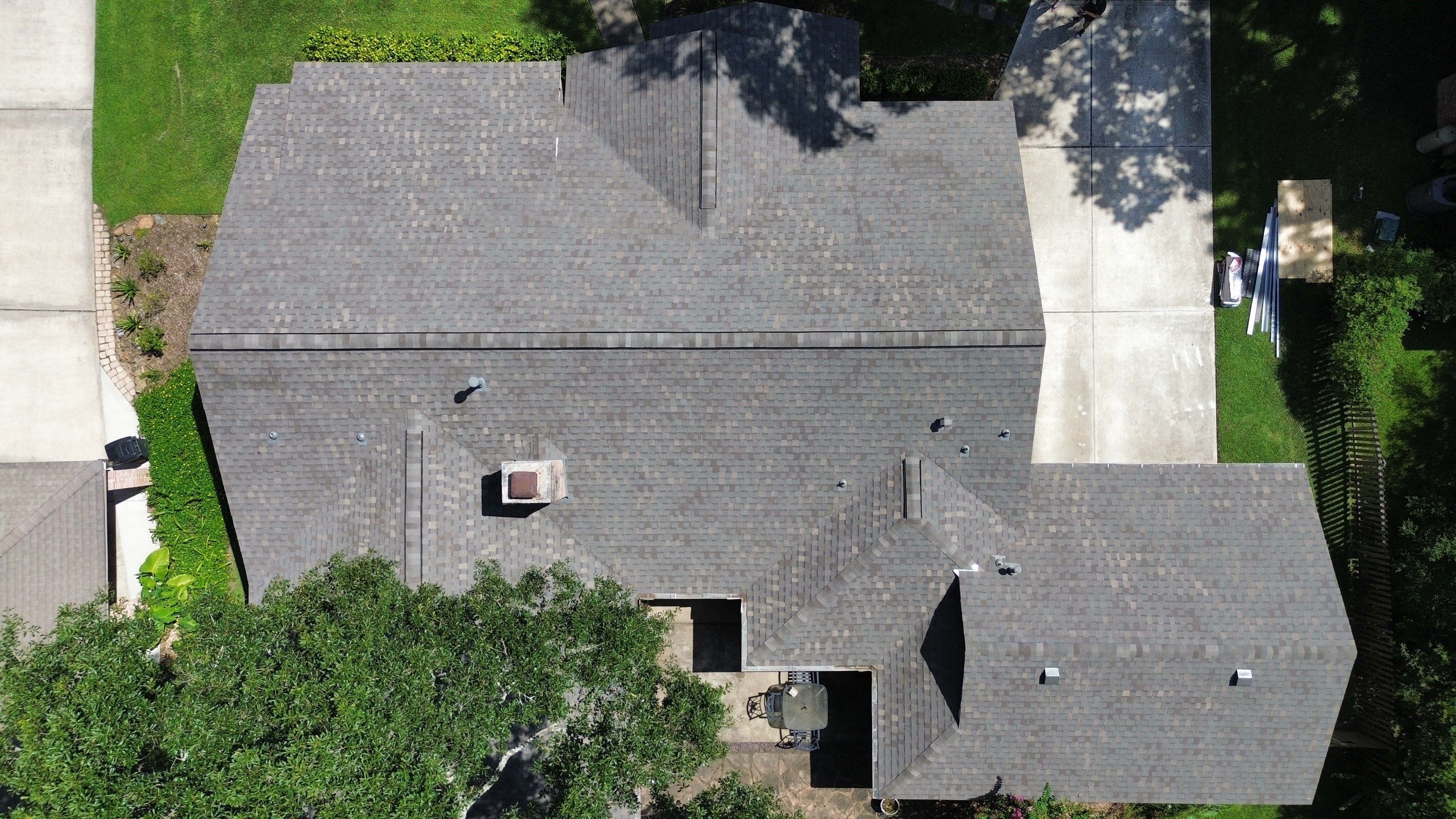 Kingwood Roof Installation using Atlas Pinnacle Pristine by Modern BYLT Roofing & Construction