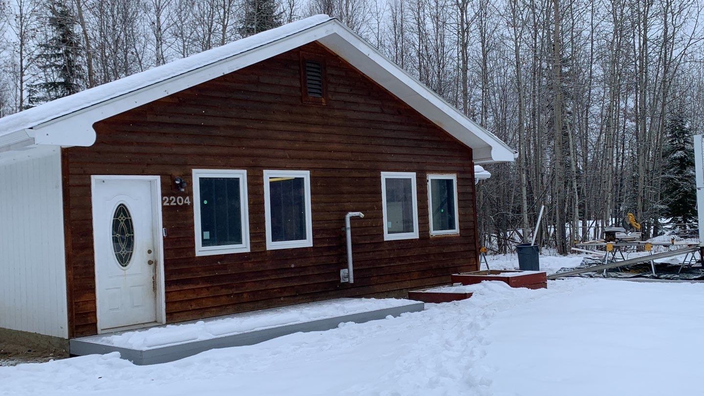 Brightened Cedar Siding & Garage by Midnight Sun Painting