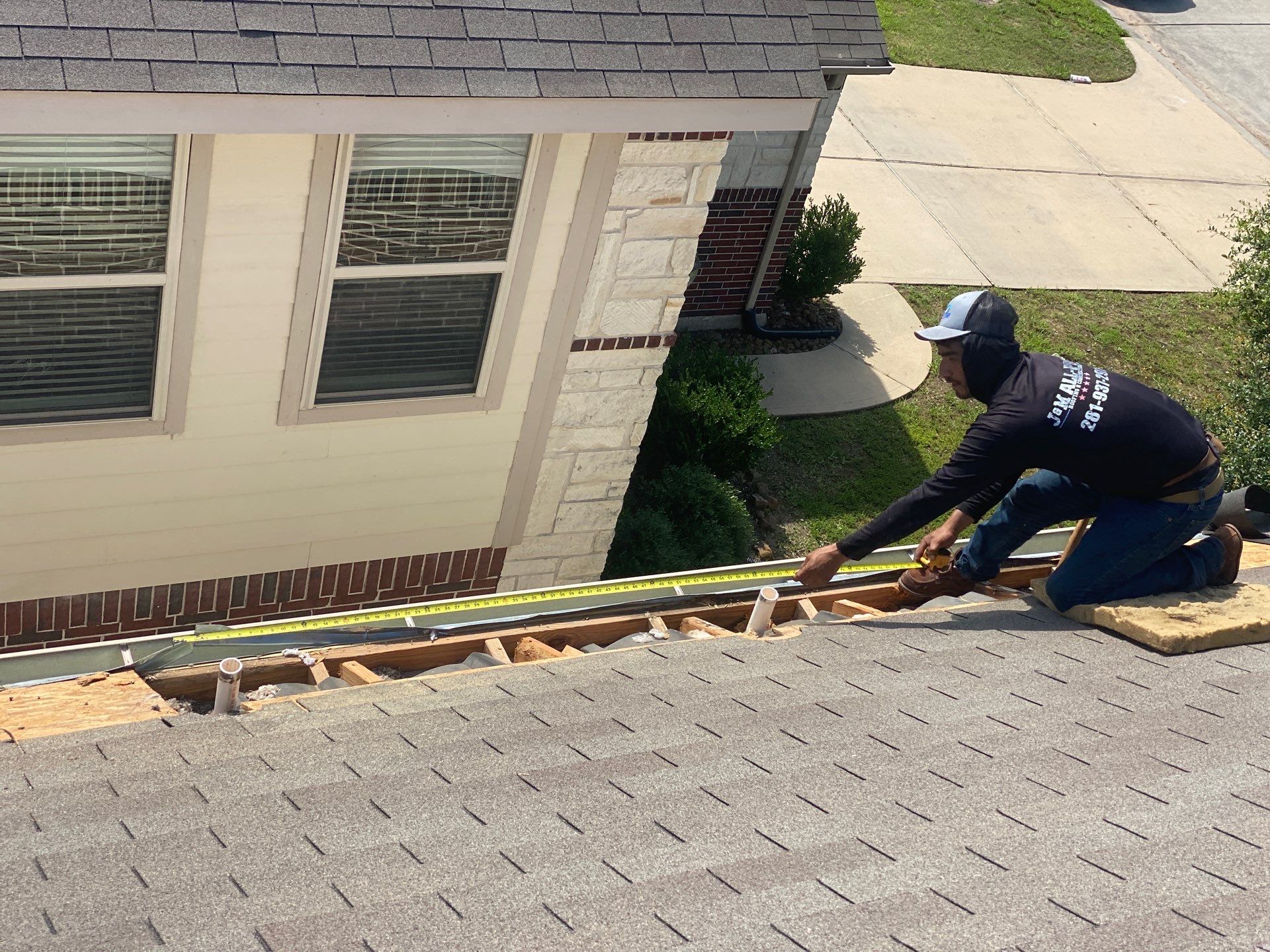 Hail Damage using Owen's Corning Duration (Lifetime) Shingles by Roof Repair Company