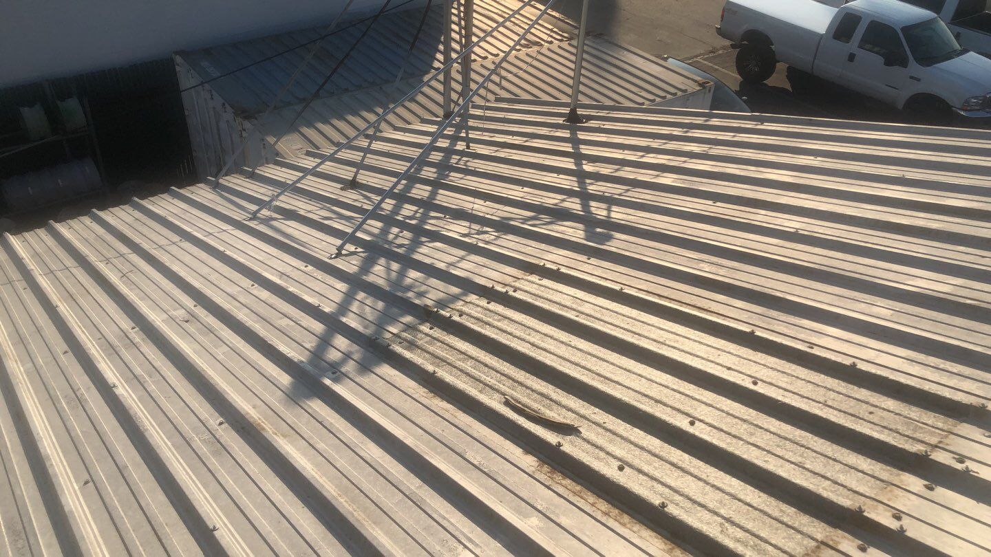MR Roofing system using Conklin Benchmark/PUMA XL fabric and coating by Straight Edge Roofing Inc