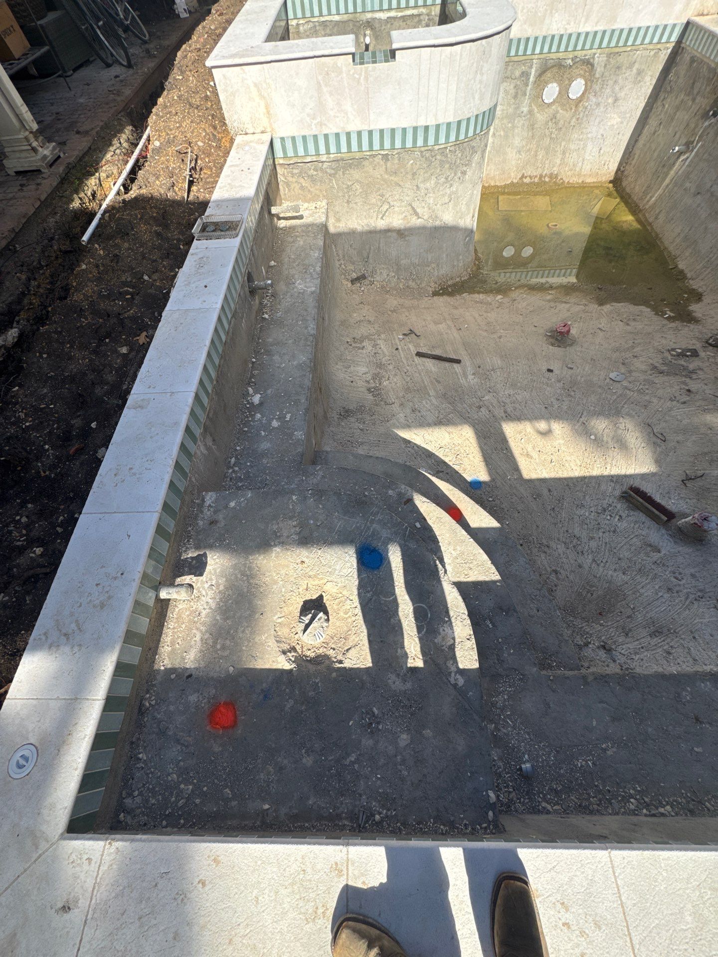 Modern Geometric Pool with Raised Spa and Travertine Deck by Pinnacle Pools and Spas - DFW