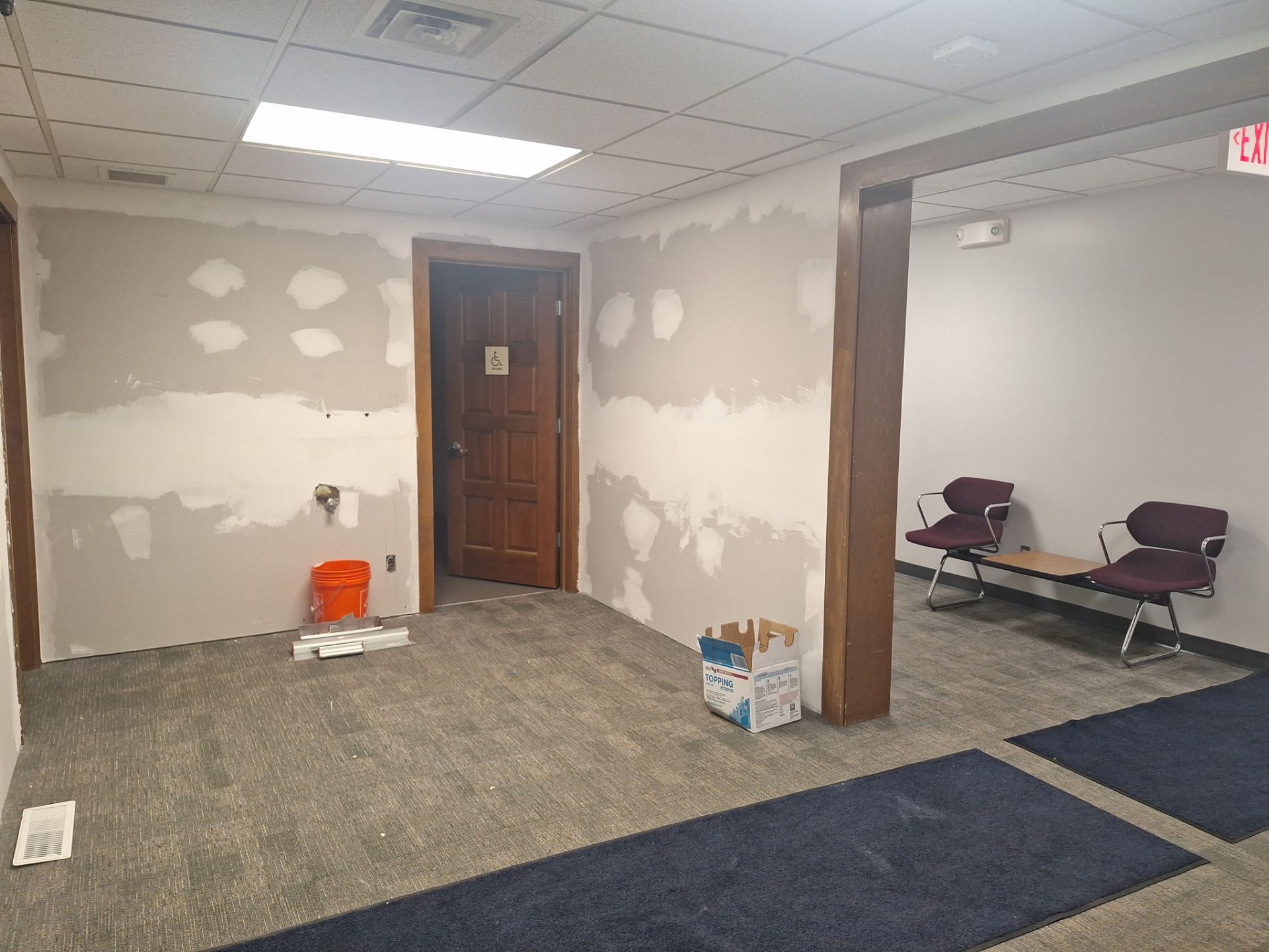 Wallpaper removal and Painting by Gordon Painting