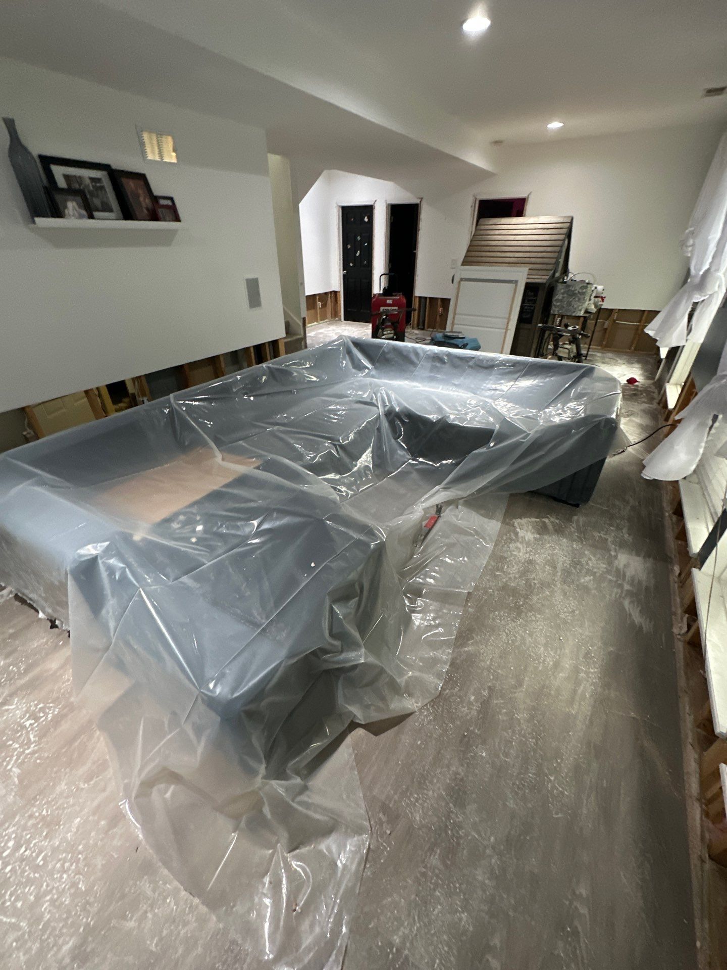 Full-Service Water Damage Mitigation and Structural Drying in Lone Jack by Fine Restoration