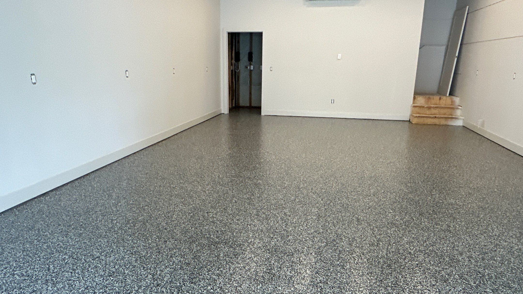 Check out this beautiful Banner flake floor by Banner Garage