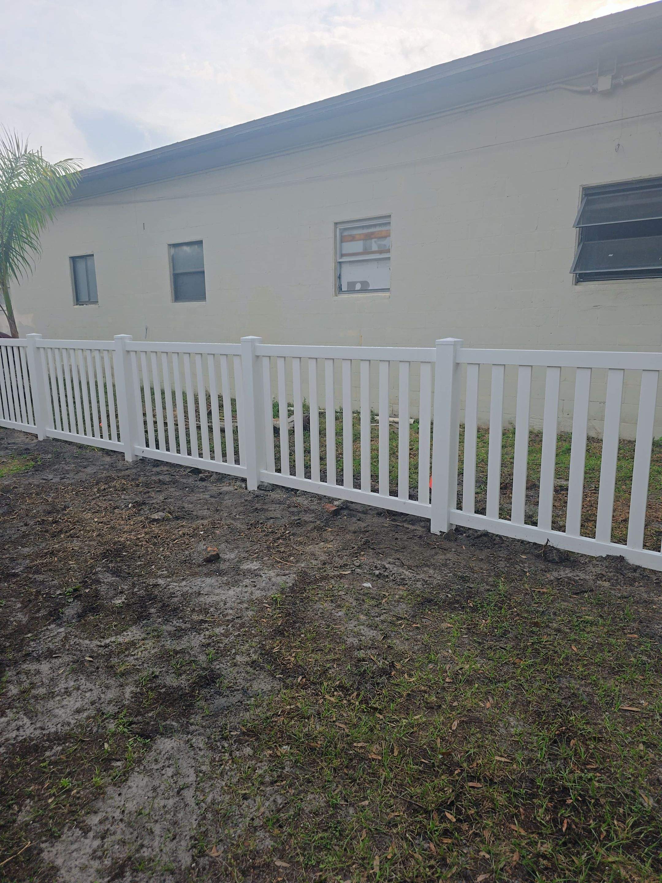 Vinyl Fence for Valerie's House by True Fence LLC