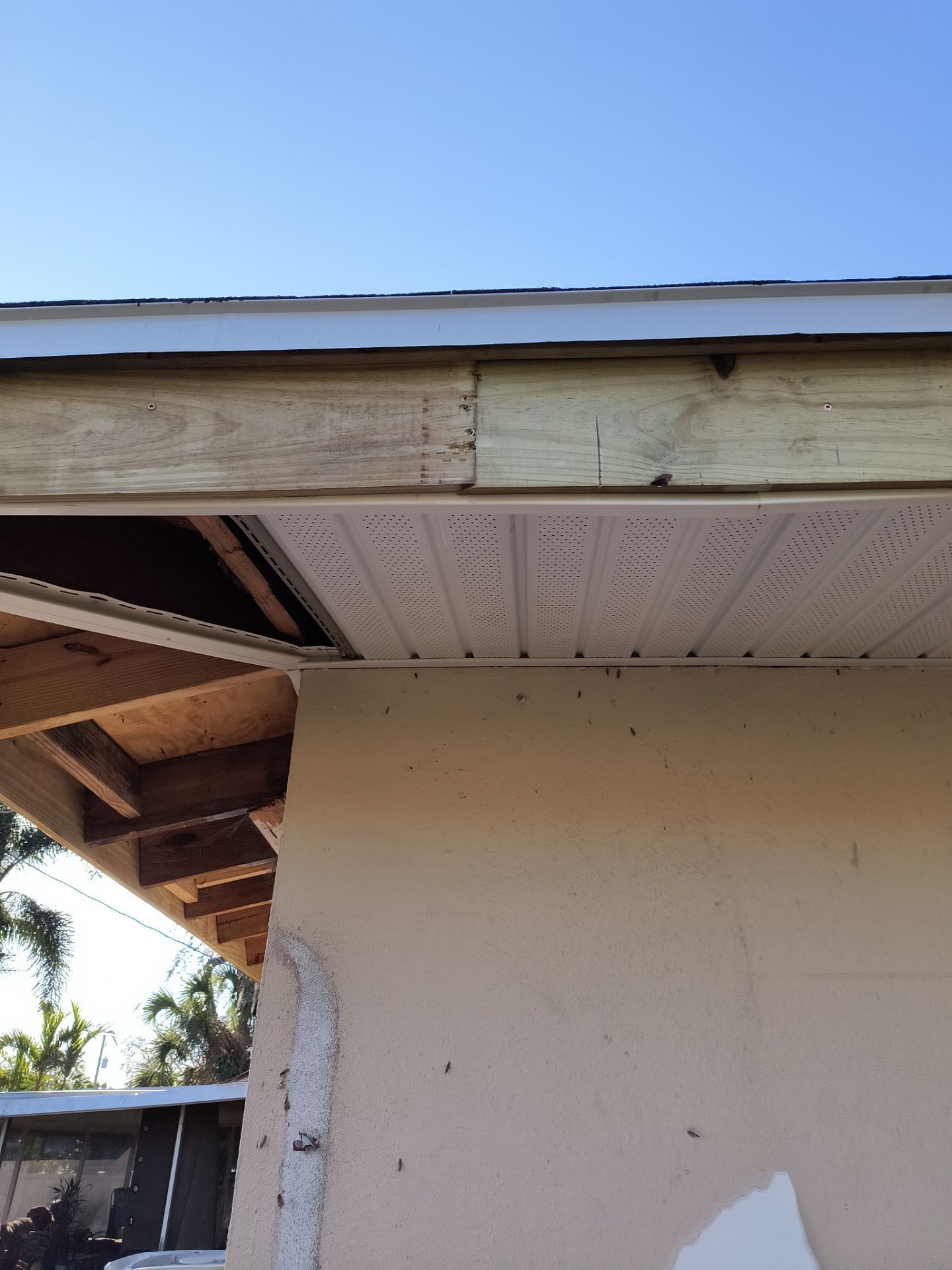 White Soffit and Fascia Upgrade in Sarasota FL by Gutter Professors