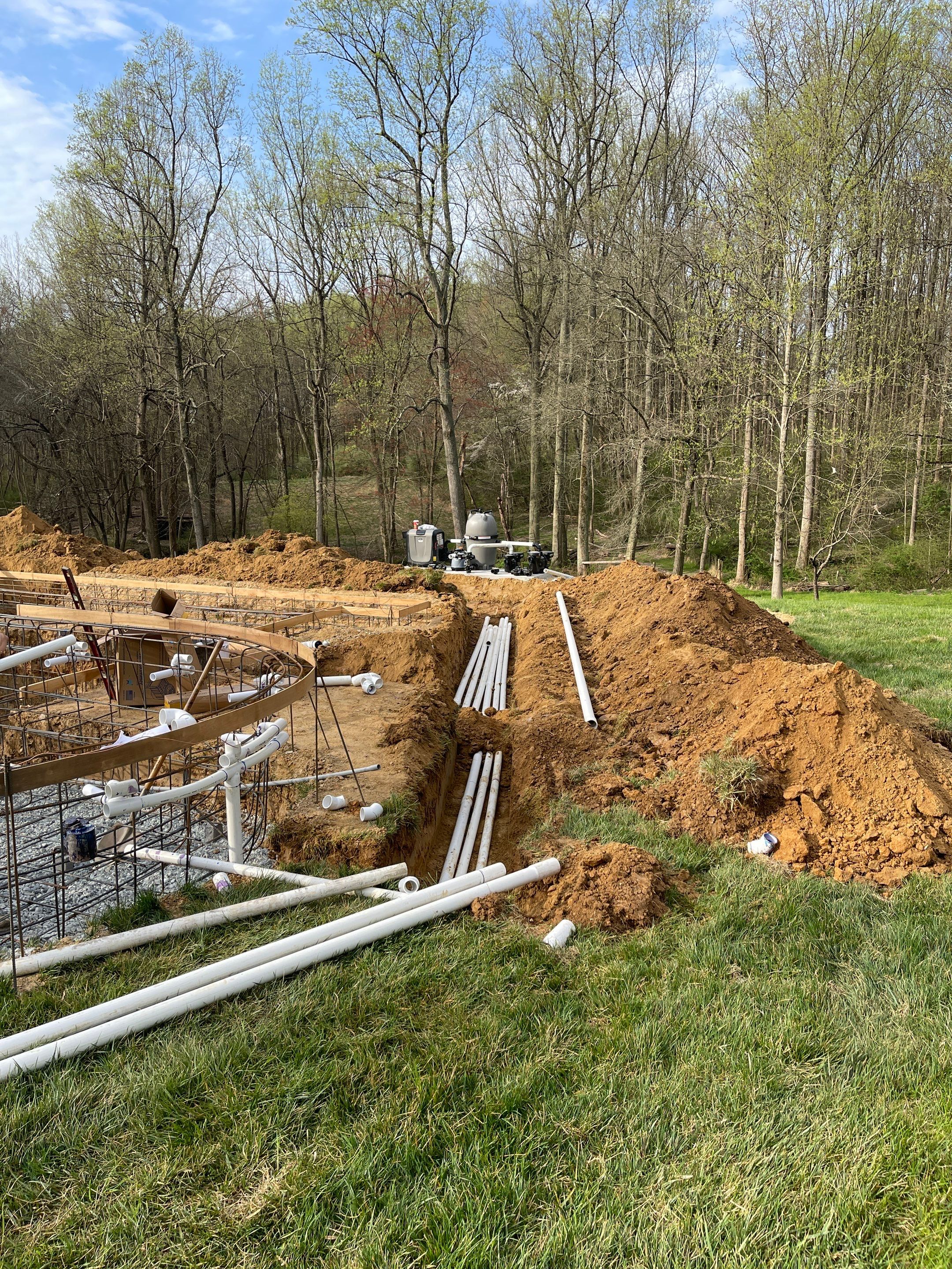 Gunite Pool w/ Spa and Water Features  by Elysium Pools