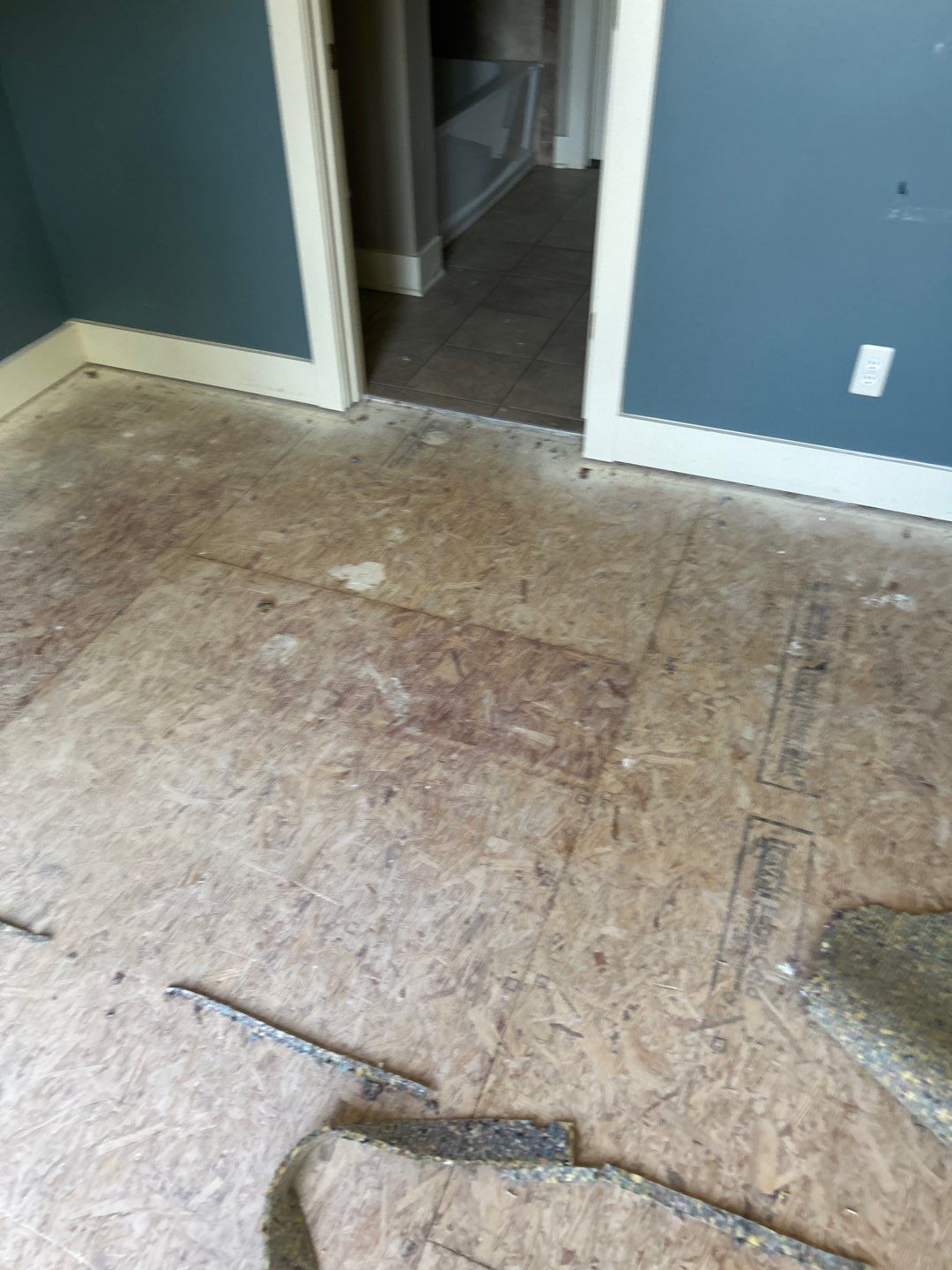 White Oak Hardwood and Checkerboard Tile Installation by Footprints Floors of Nashville
