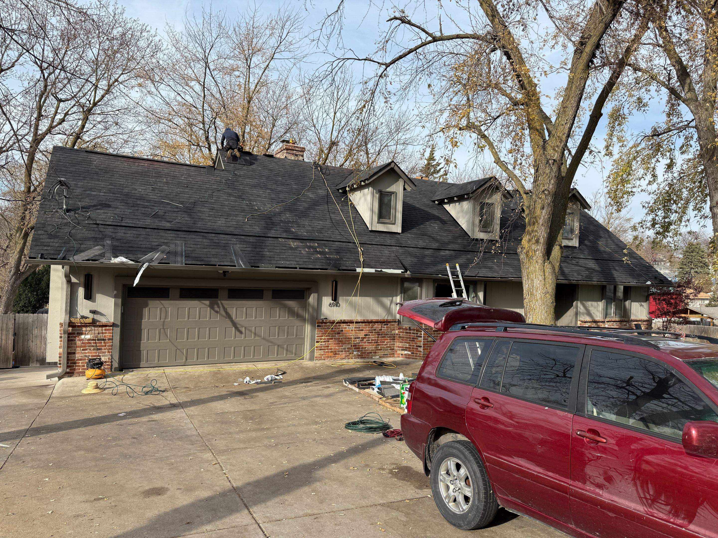 Bellevue Residential Roof Replacement With Gray Architectural Asphalt Shingles by Star Home