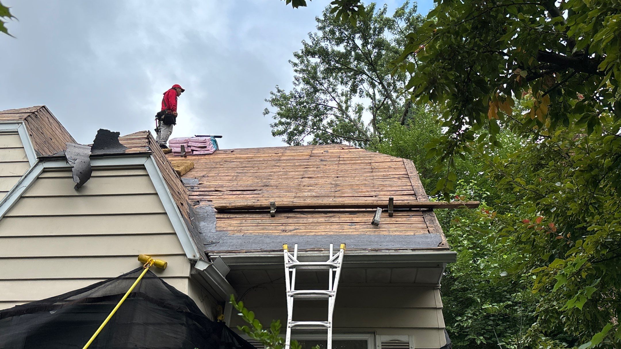 Roof Replacement using Owens Corning Brownwood by 180 Contractors