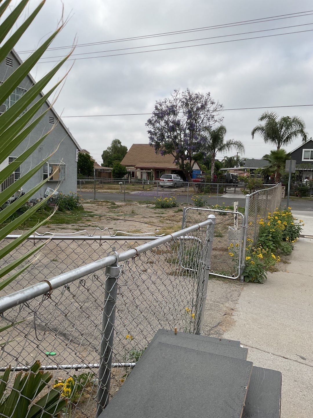 Fence installation using 6ft and 4ft vinyl  by Fence Guys Inc. 
