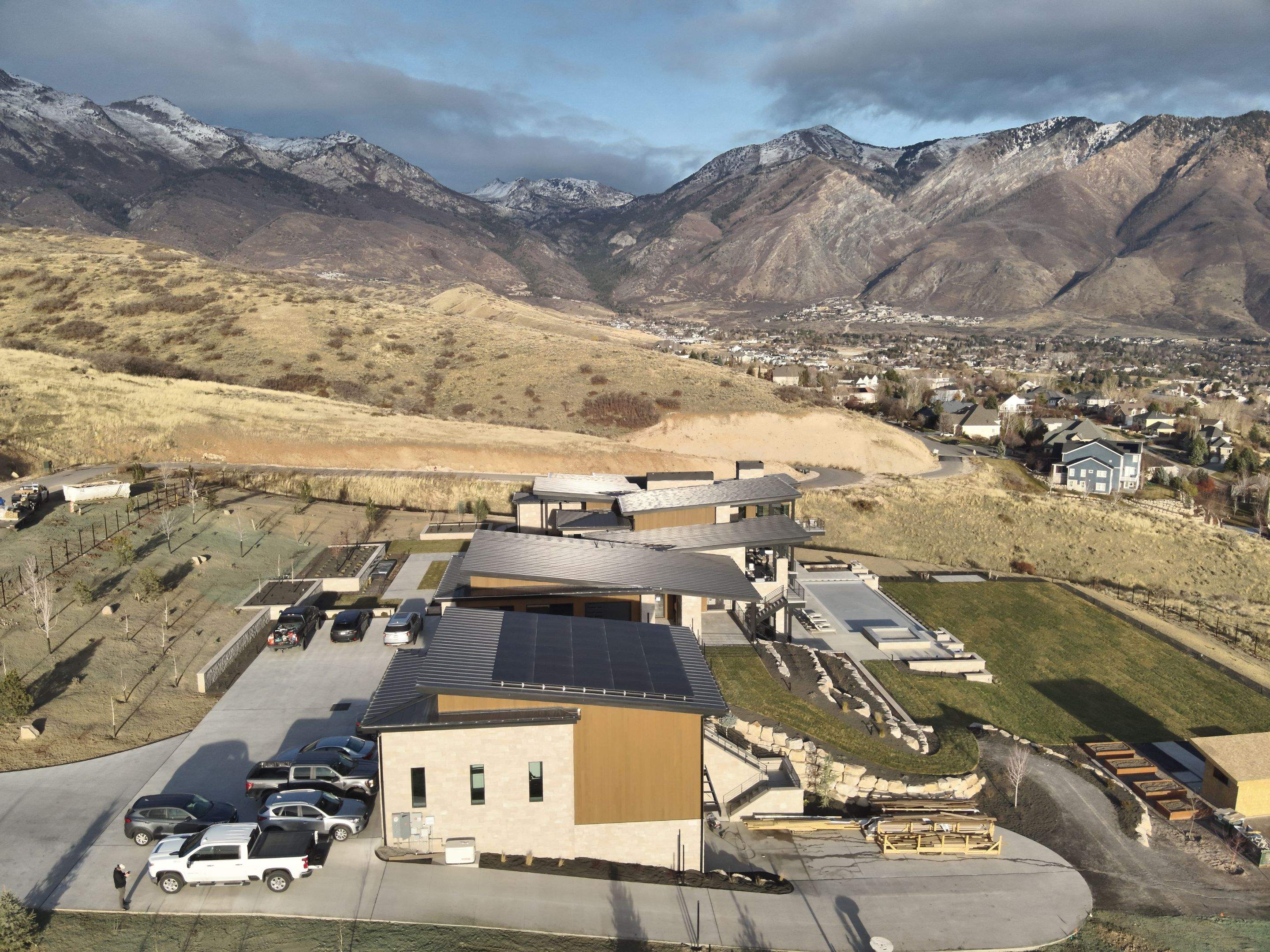 (753) 16.8KW Solar + 60kWh Battery + 26kWh Generator by Apollo Energy