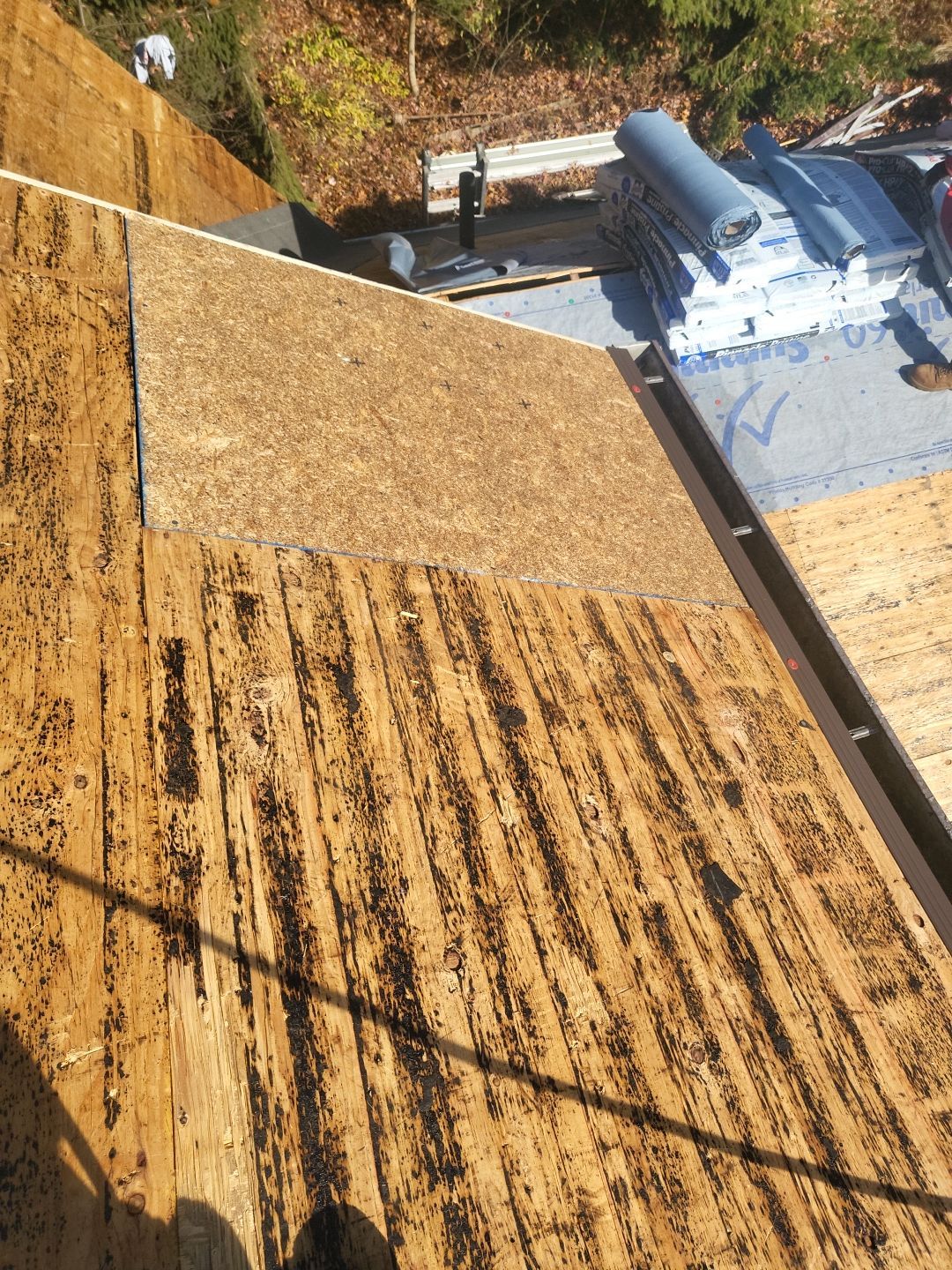 ATLAS PINNACLE COLOR: BURNT HICKORY DRIP EDGE: MUSKET BROWN by Eagle Eye Roofing