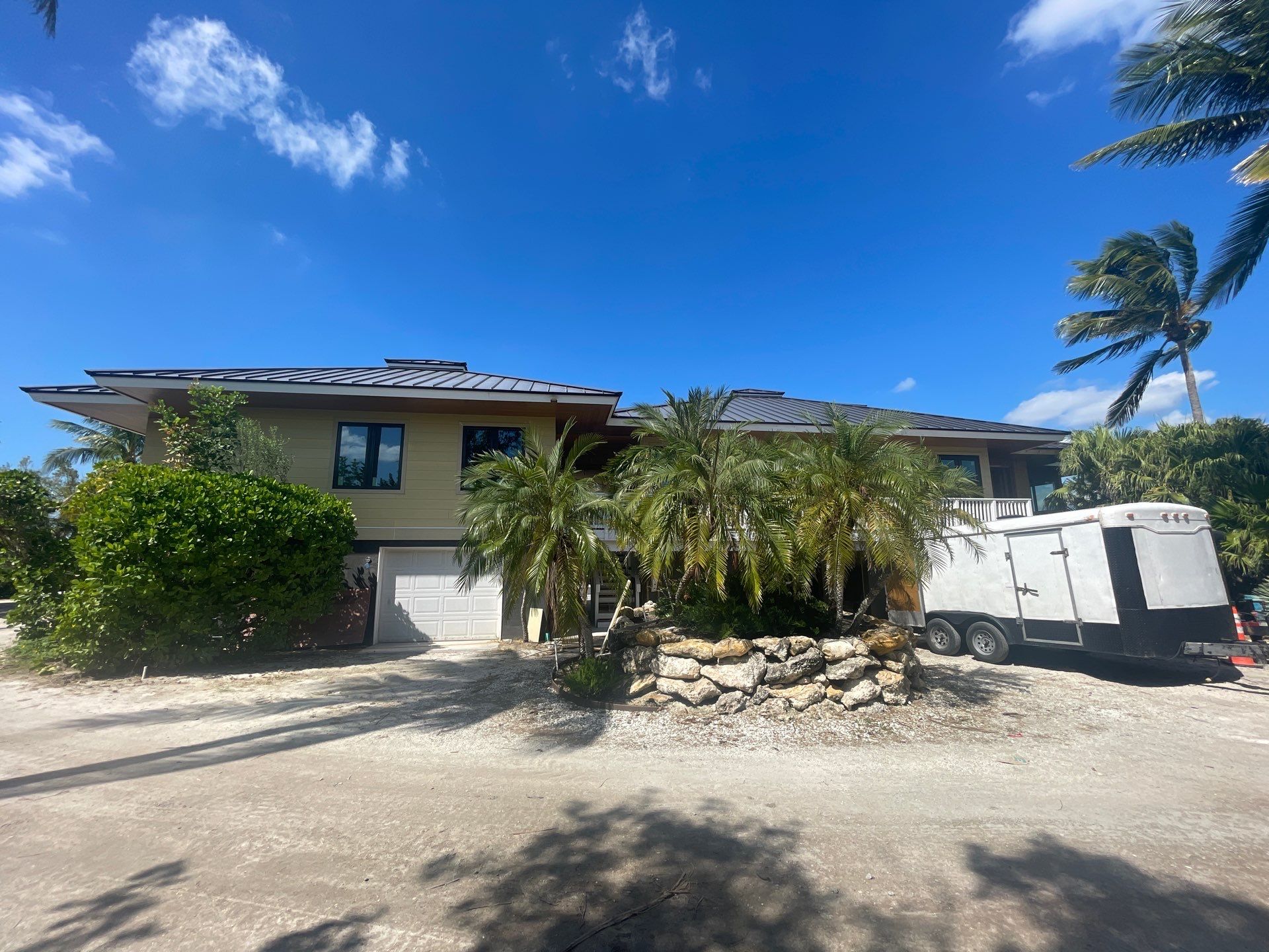 7-Inch Smooth Box Seamless Gutters using Seamless Gutters and Metal Fascia in Sanibel FL by Gutter Professors