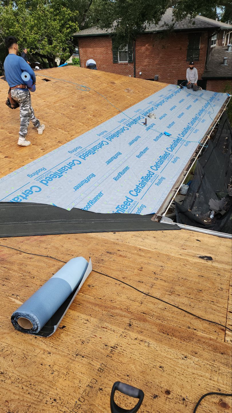 Residential Roofing Installation using Certainteed Landmark Moire Black by Galvan Roofing and Construction