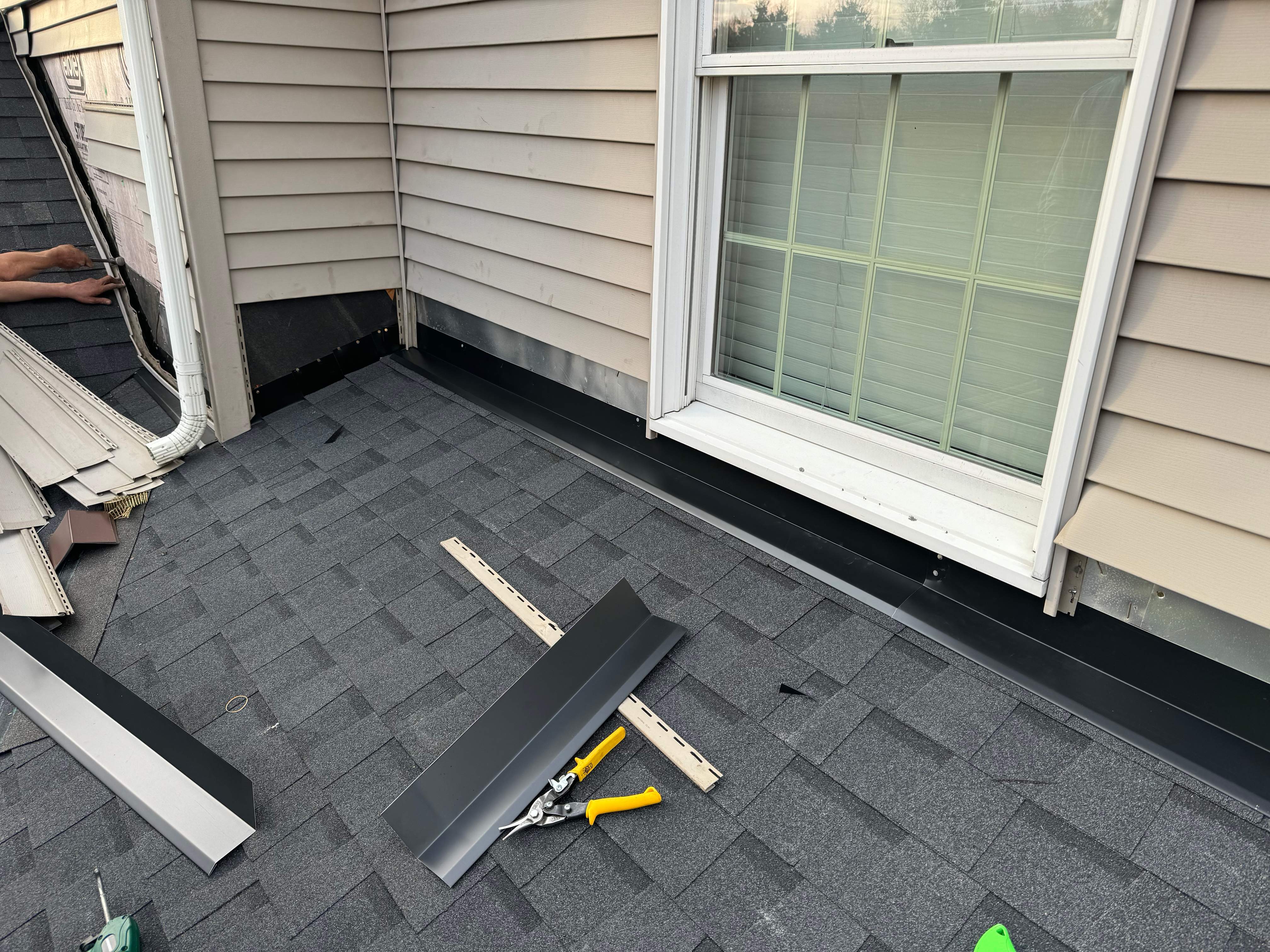 Residential Roofing Installation using Certainteed Landmark ClimateFlex by GRACCO