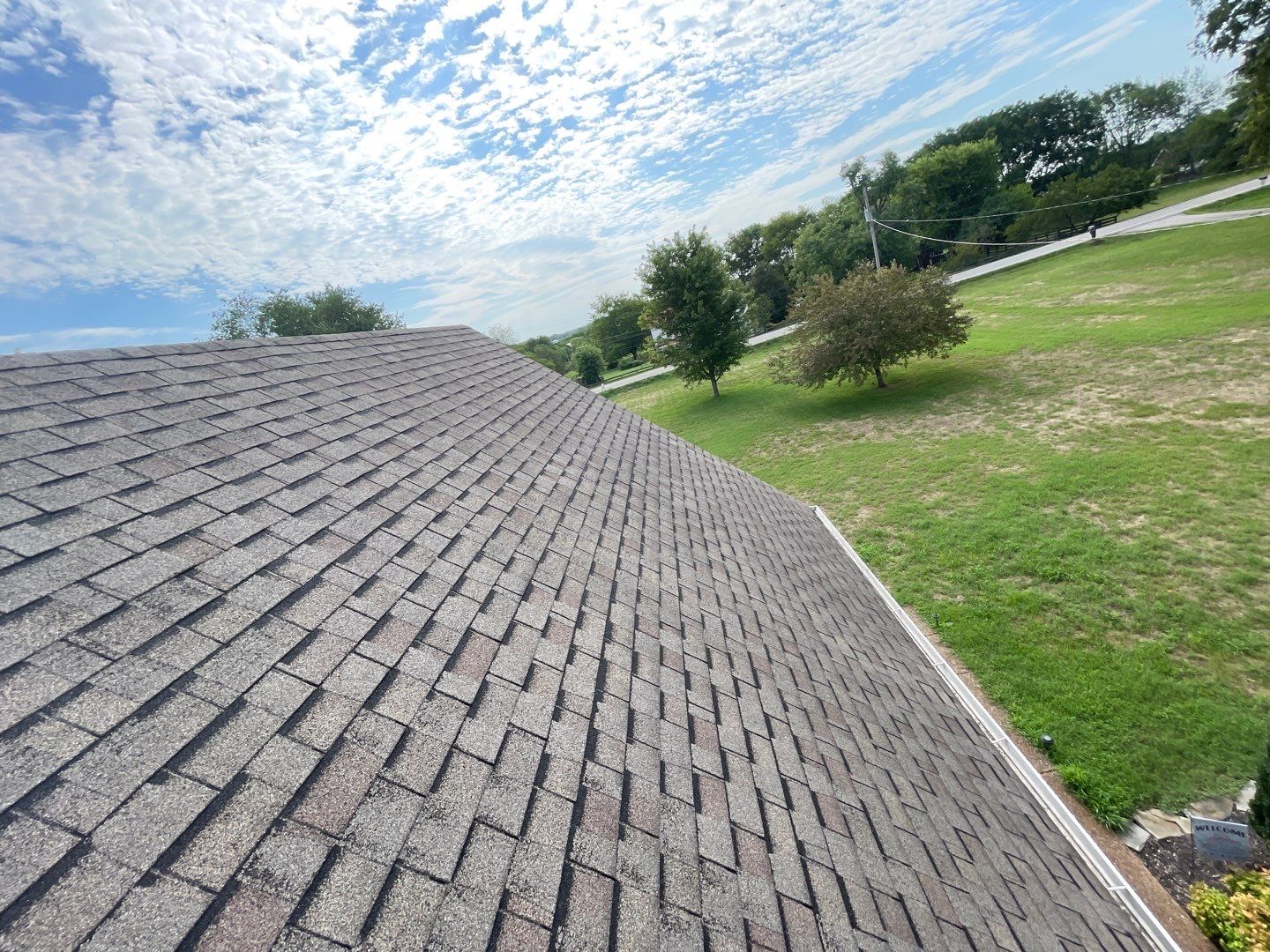 Residential Roofing Installation using Owens Corning Oakridge Roofing System by Undersun Roofing 