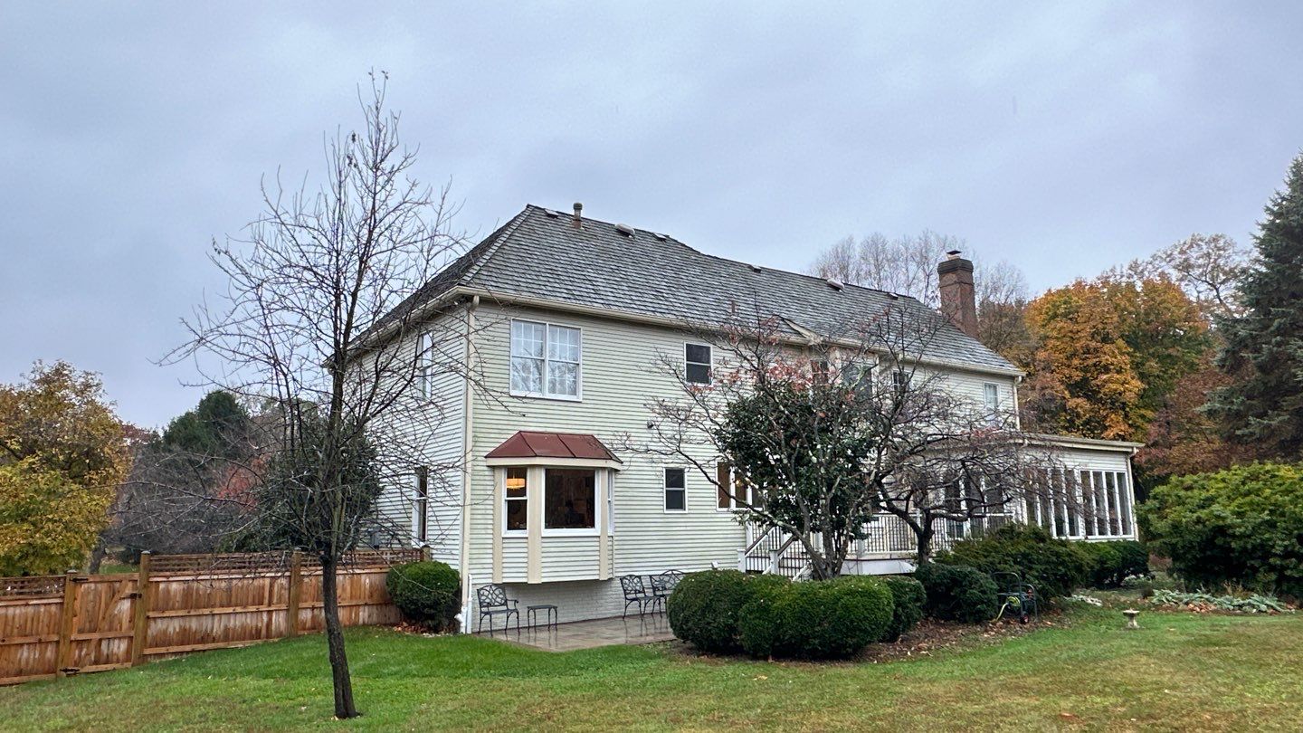 Herndon: CertainTeed Landmark Pro Designer Shingles in Max Def Driftwood by RM Banning, Inc.