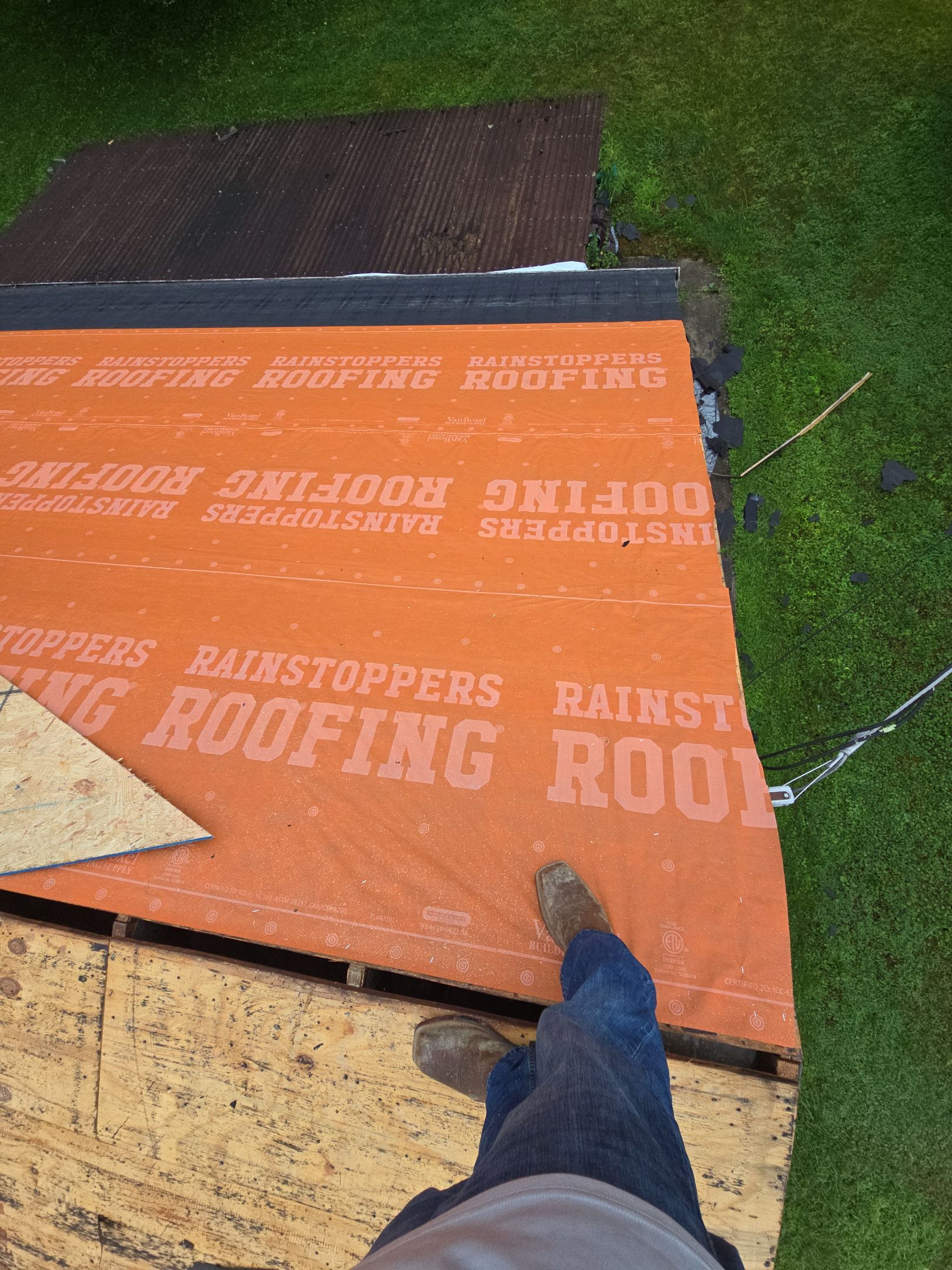 Residential Roofing Installation using GAF Timberline HDZ Shakewood by Rainstoppers Roofing