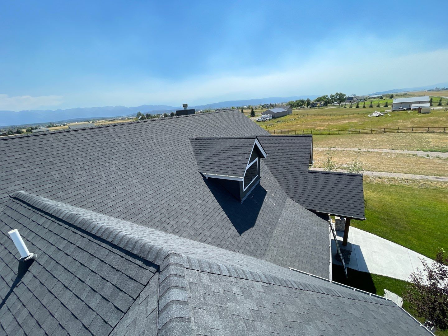 Owens Corning TruDefinition Duration - Onyx Black by Montana Roofing Solutions