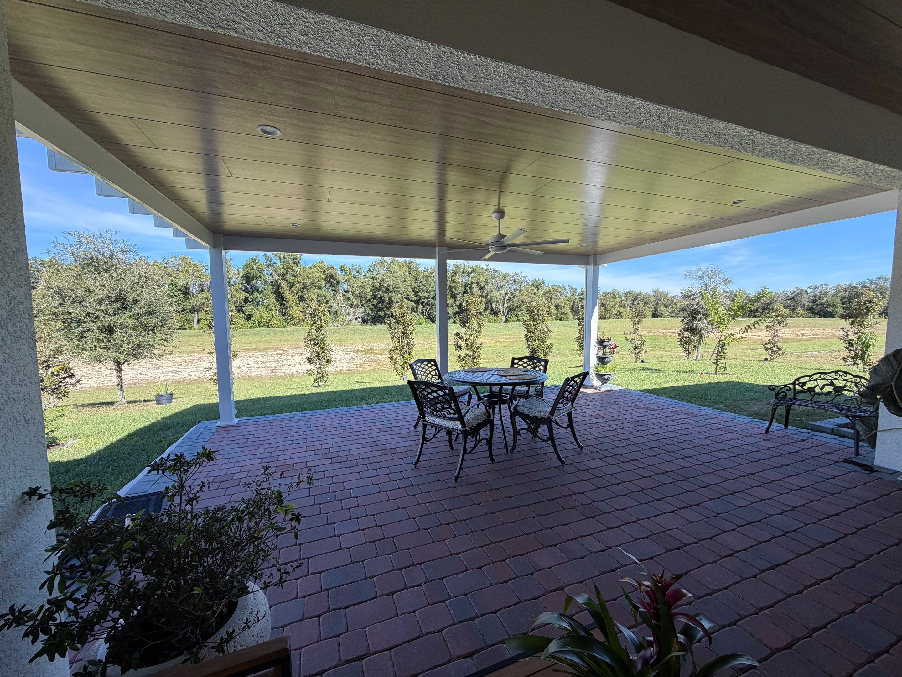 The Warmth of Wood, The Strength of Aluminum: Apopka Custom Patio by Orlando pergolas 