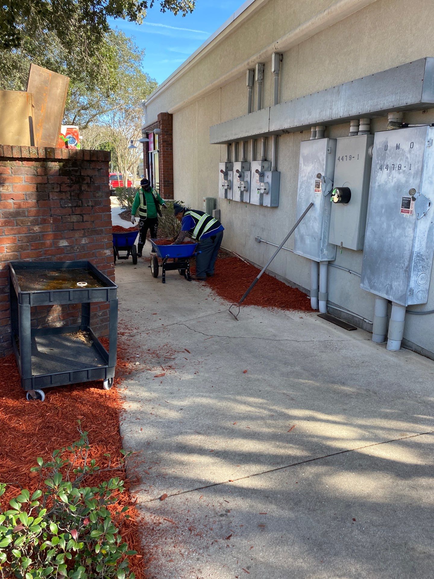Larry’s Giant Subs | Rock & Mulch by ProGreen Services