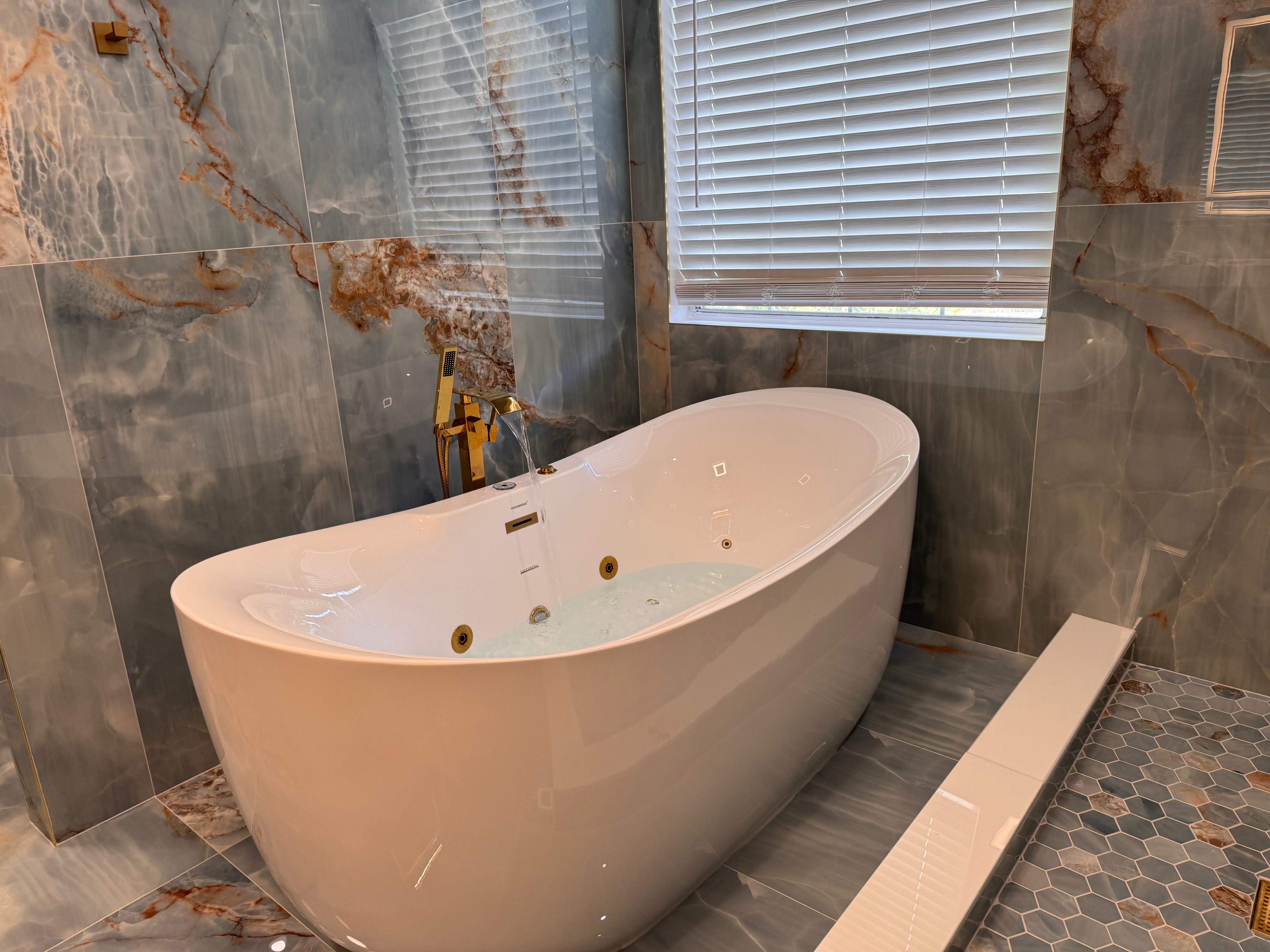 Master bathroom renovation by Prudencio