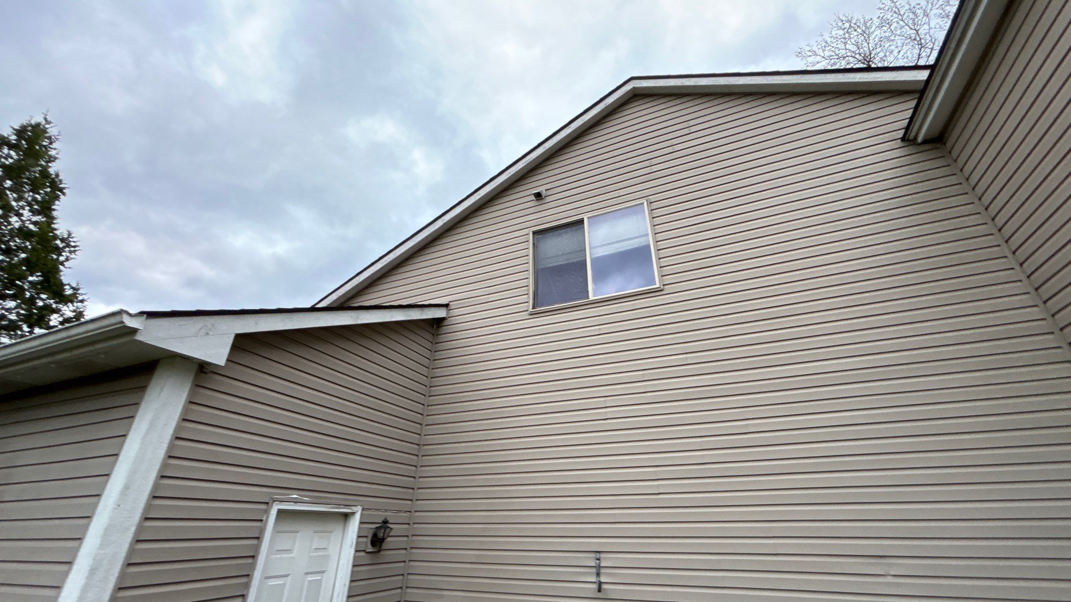 Roof Replacement using Malarkey Vista Brilliant Black by 180 Contractors