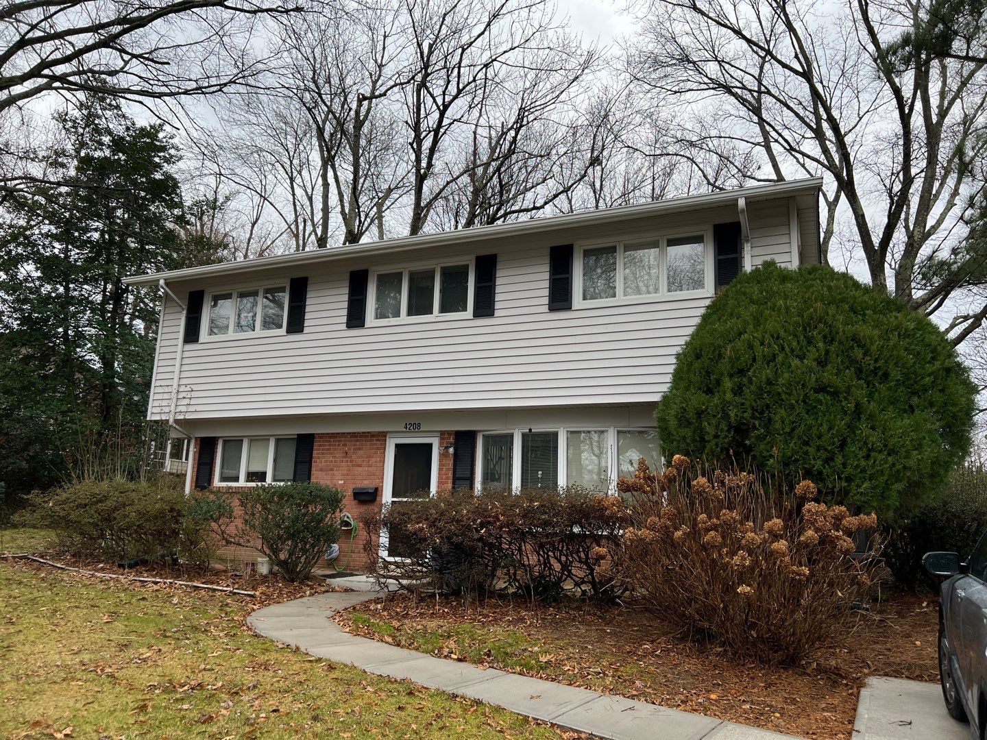Fairfax: CertainTeed Landmark Pro Designer Shingles in Max Def Charcoal Black by RM Banning, Inc.