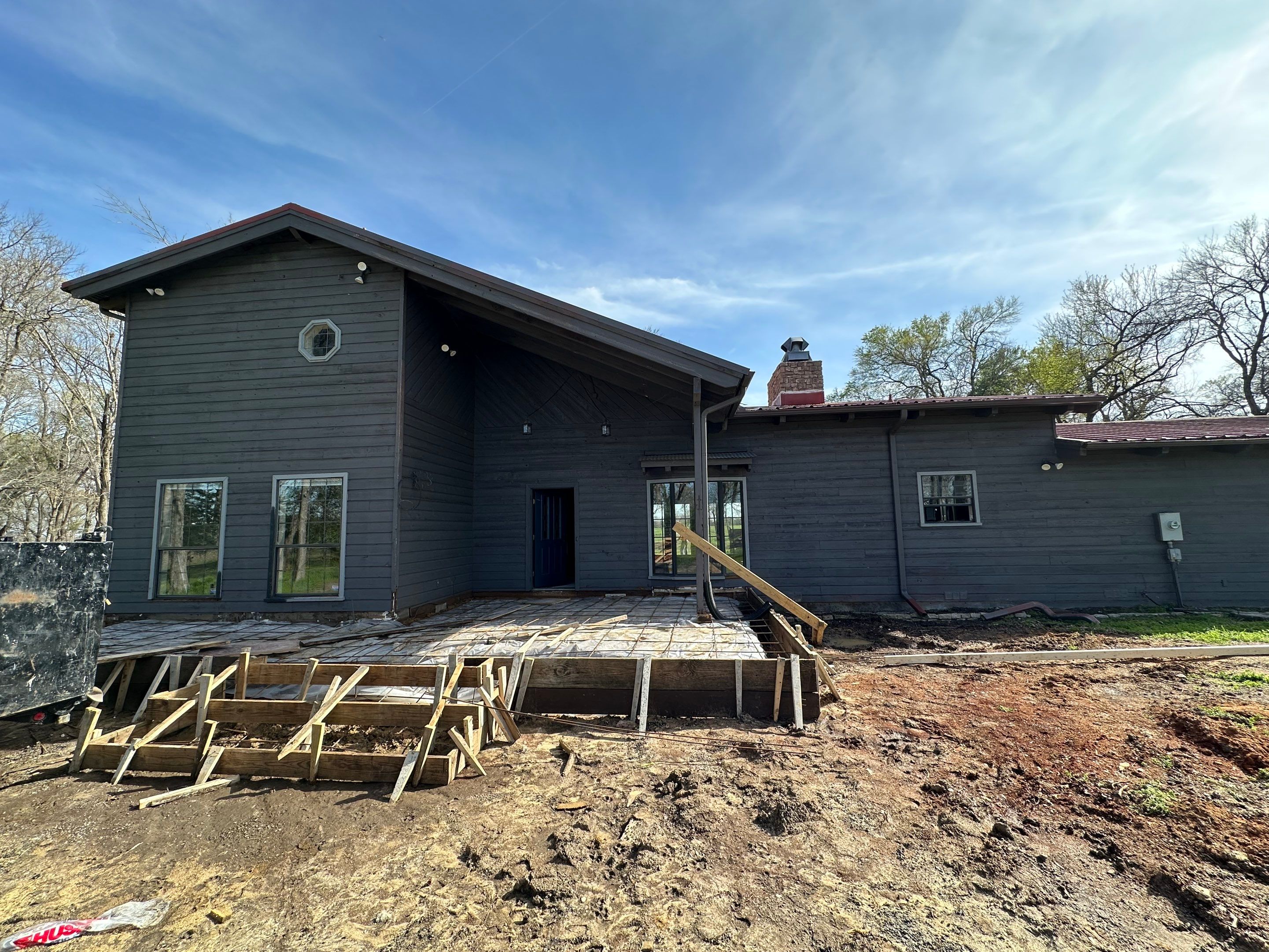 Modern Cabin by HOMES BY JAR