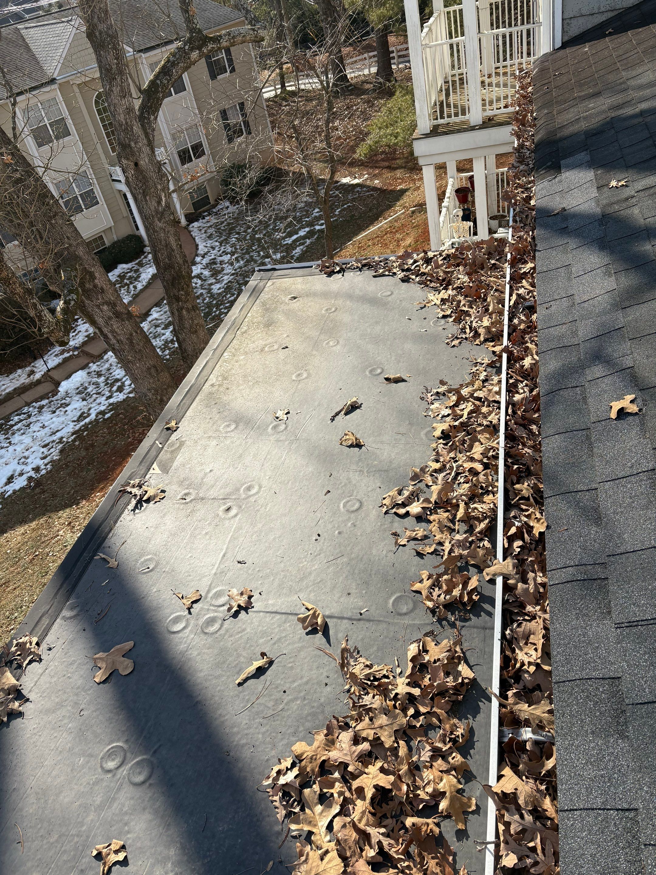HOA gutter cleaning before photo.