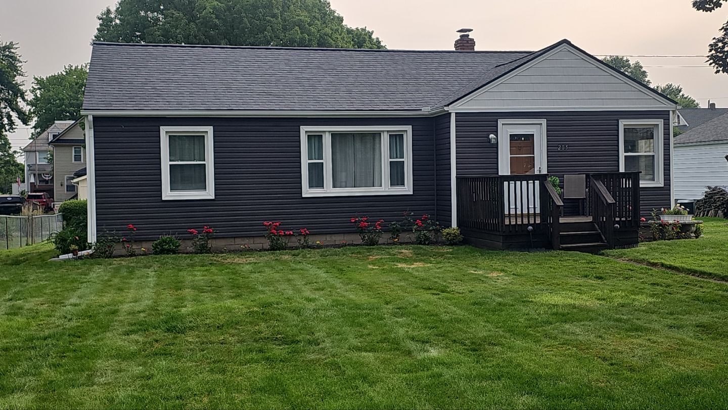 Atlas Pinnacle, Color, Pewter, Drip Edge Color, Black by Eagle Eye Roofing