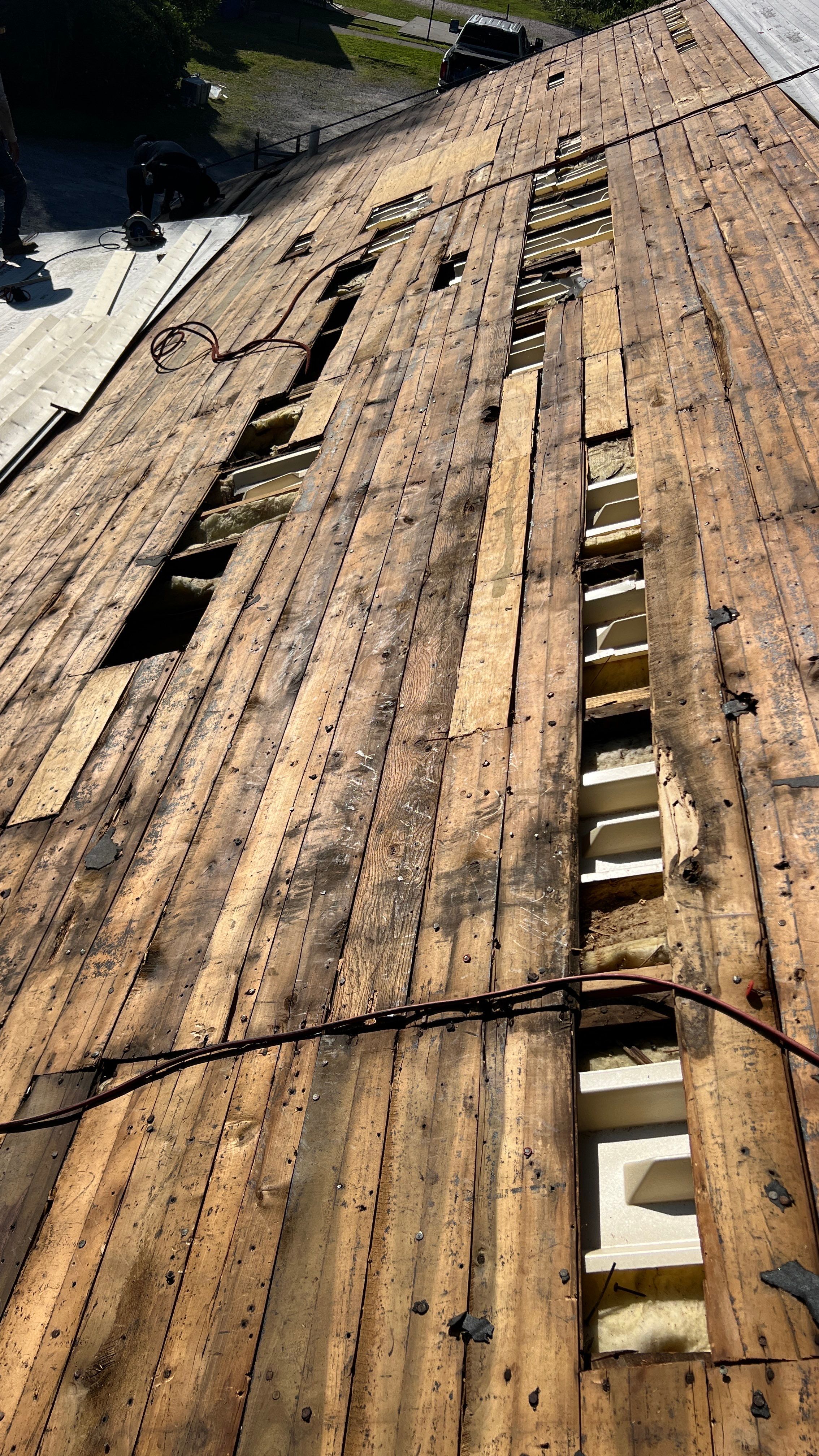 Morabit Office Building by United Contracting and Roofing