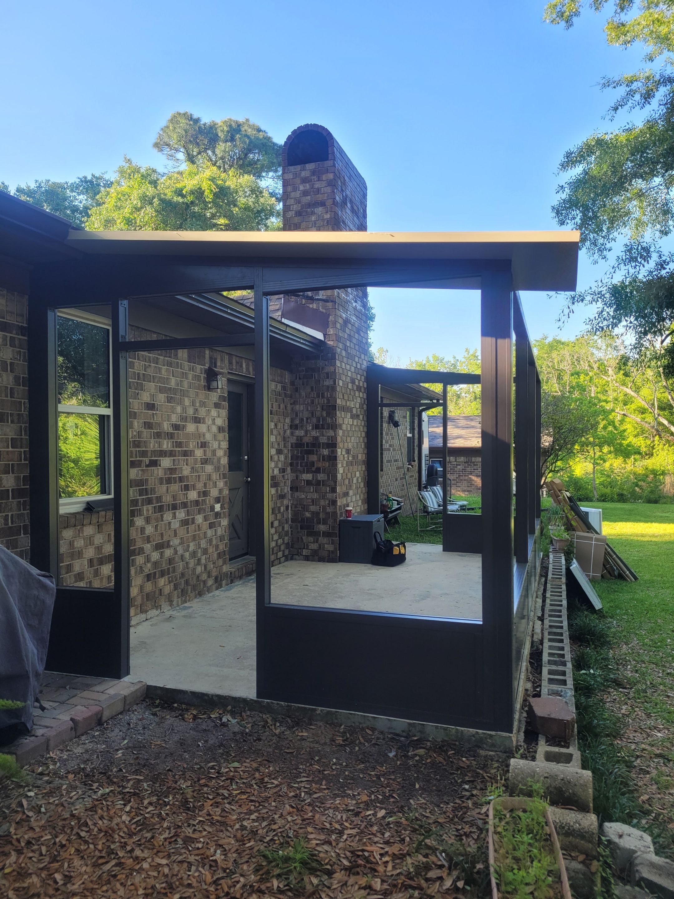 Pensacola Screen Room Using Colorbeam by Titan Sunrooms