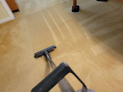 Carpet Re-tack and Cleaning