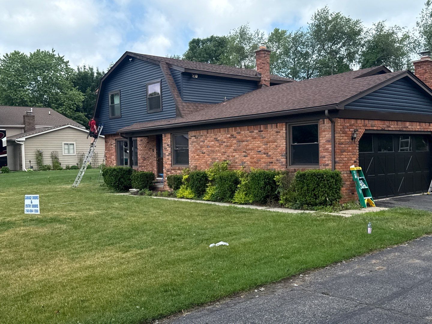 Siding Replacement using Alside Charter Oak D4.5" by 180 Contractors