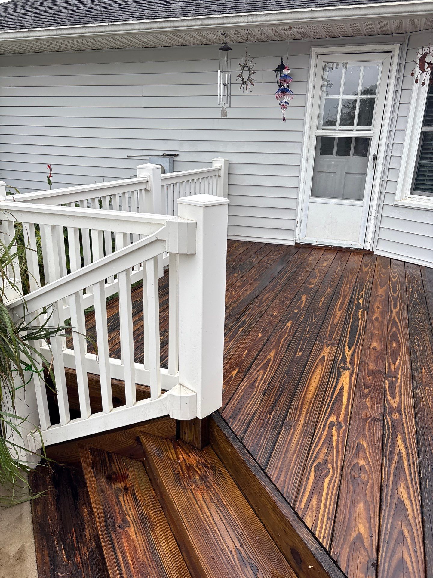 Wood Deck using Wood Sealant by DuraSeal