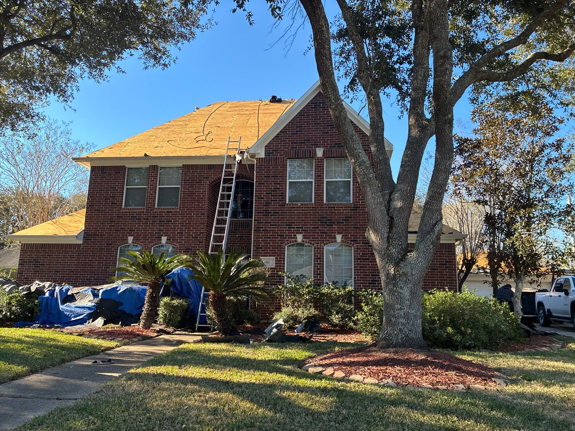 Roof Replacement in The Forest of Friendswood, Friendswood TX by Roof Repair Company