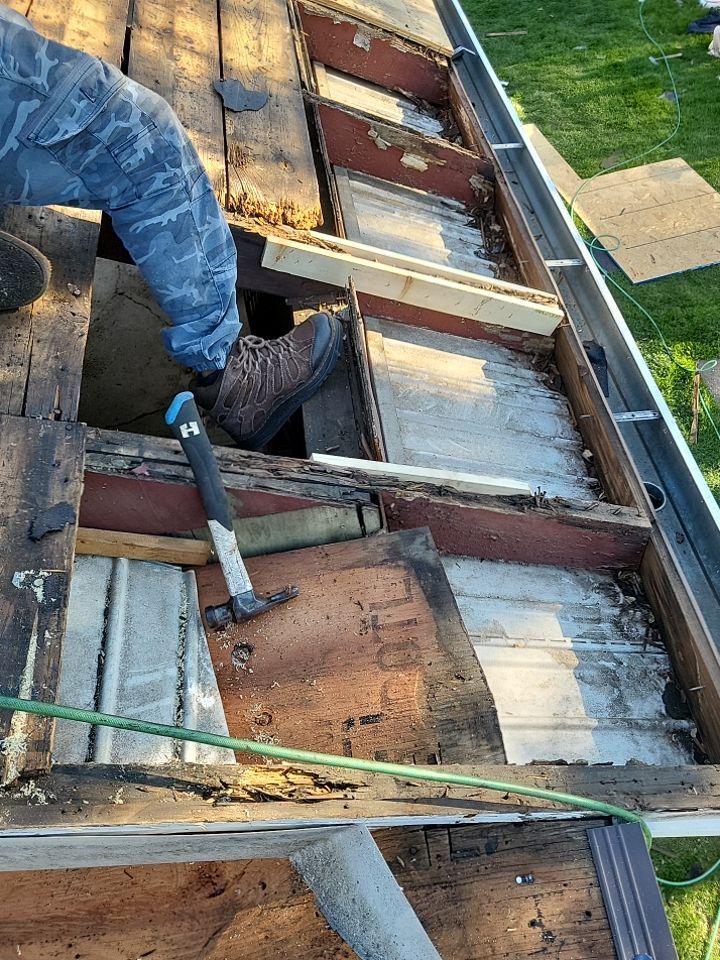 ATLAS PINNACLE COLOR: WEATHERED WOOD DRIP EDGE: MUSKET BROWN by Eagle Eye Roofing