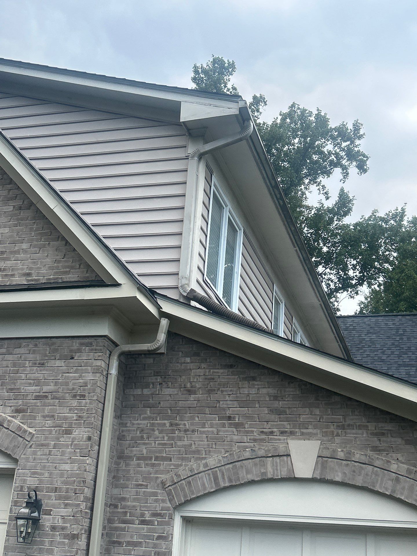 Great Falls : residential Roof with CertainTeed Landmark Pro in Max Def Moire Black  by RM Banning, Inc.