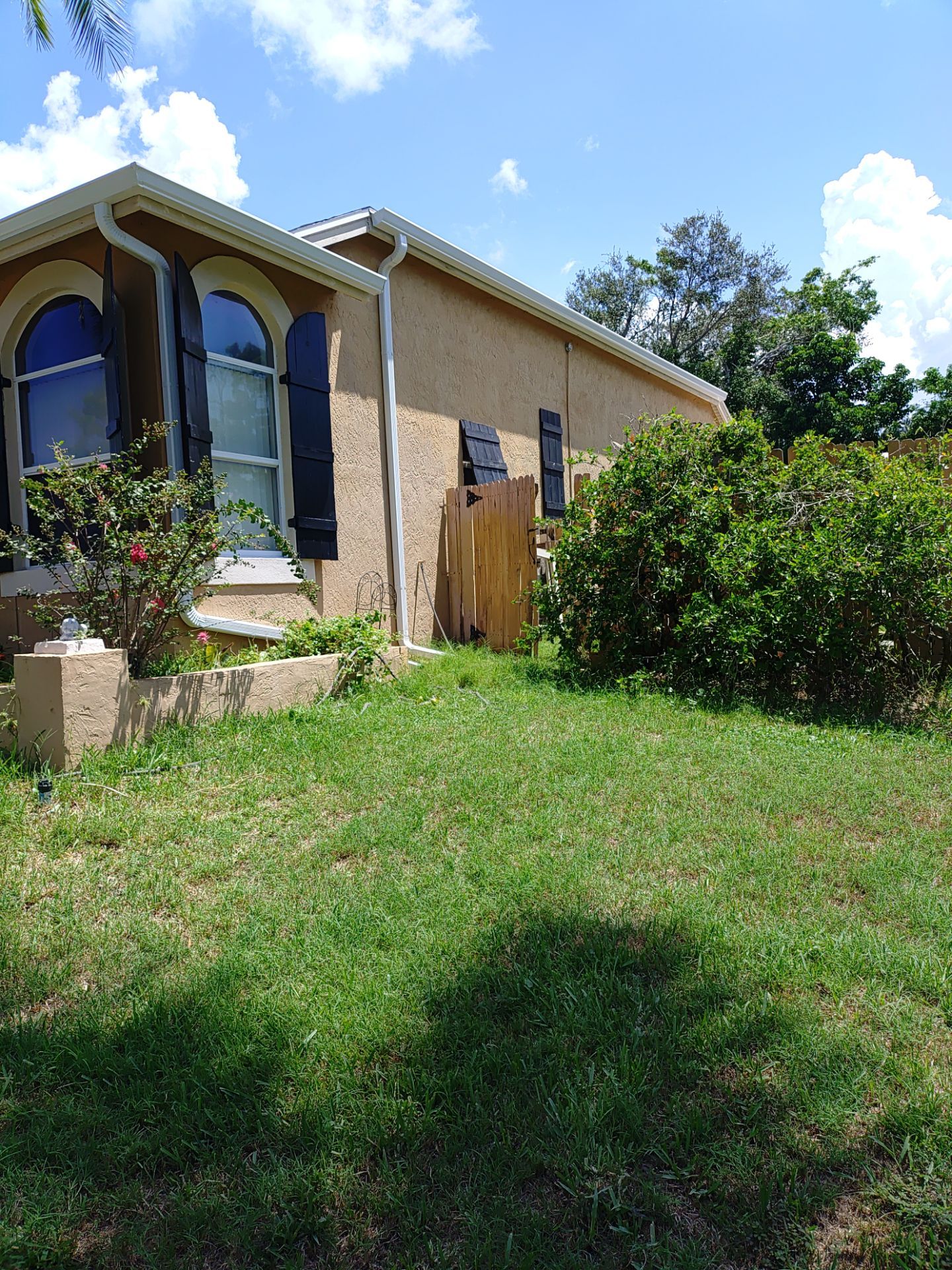 7-Inch Box Seamless Gutters in Bradenton FL by Gutter Professors
