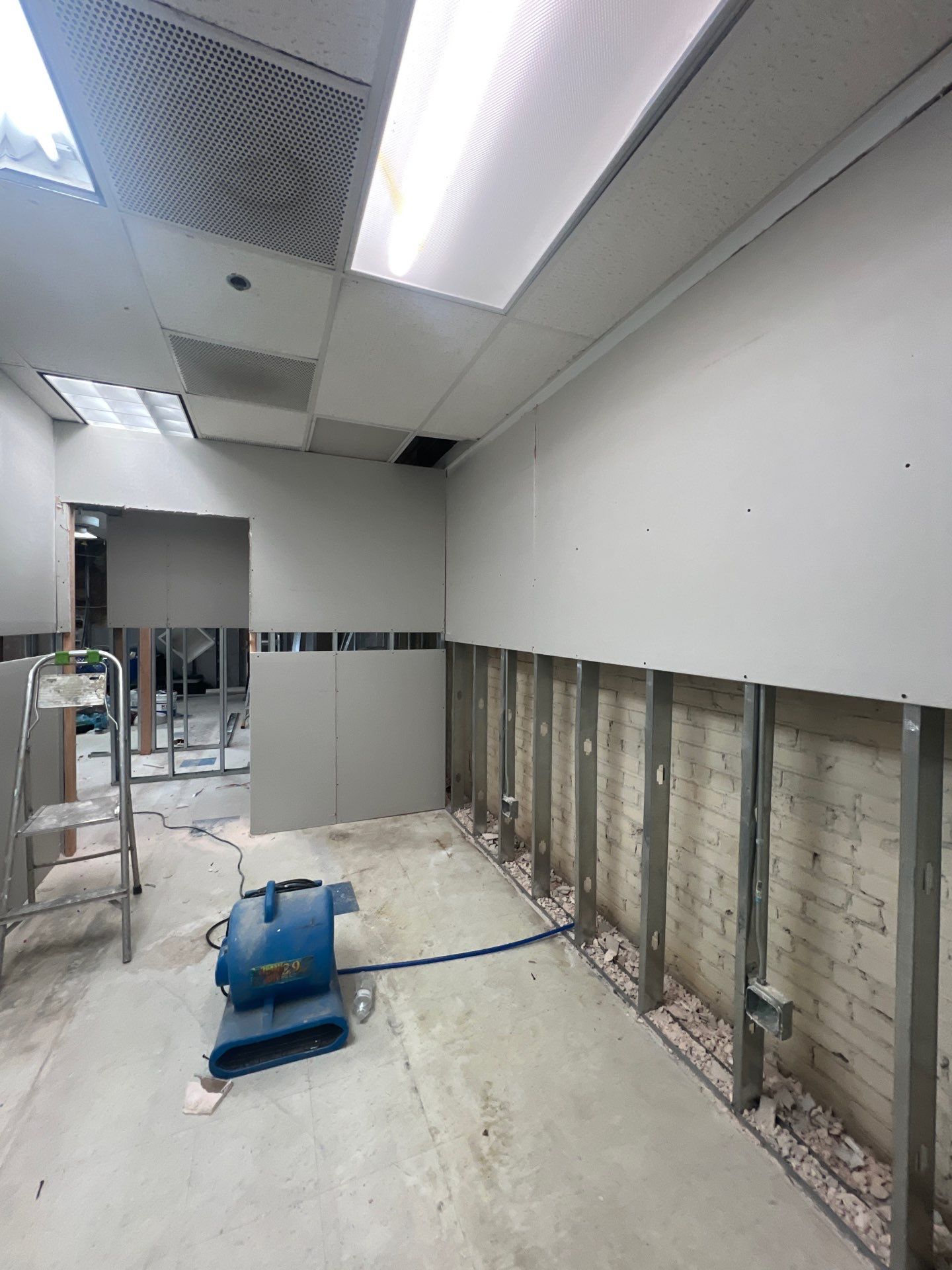 C-Store renovation at Dallas Life by EL-GC LLC 