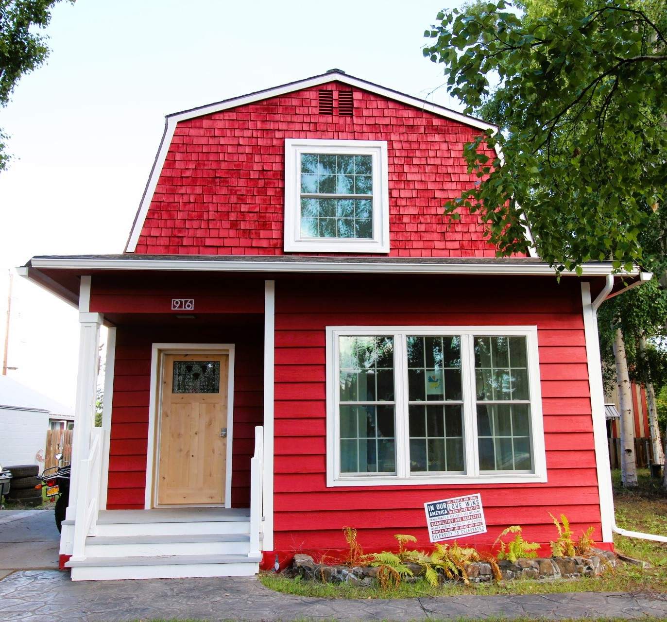 Gorgeous Farmhouse Style Transformation by Midnight Sun Painting
