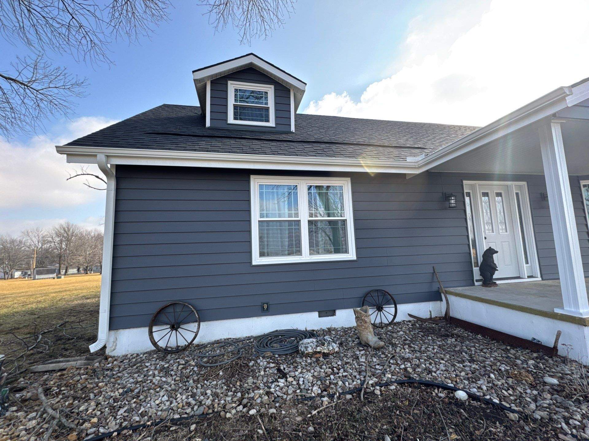 Siding Installation using Craneboard D7 by EEC Windows, Siding & Roofing