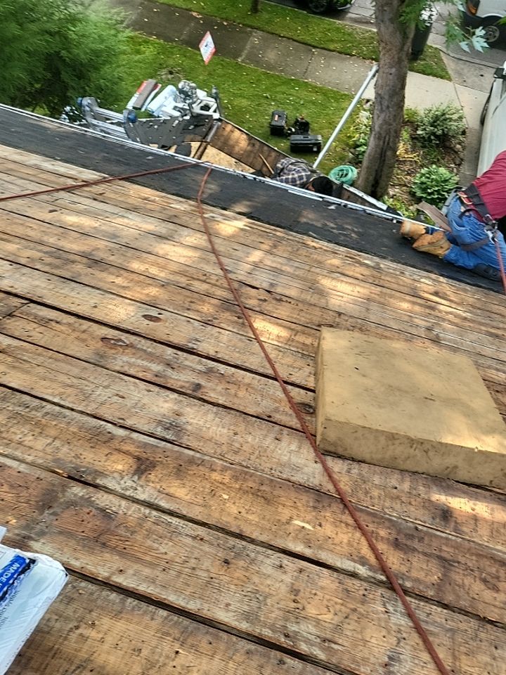 ATLAS PINNACLE COLOR: BLACK SHADOW by Eagle Eye Roofing