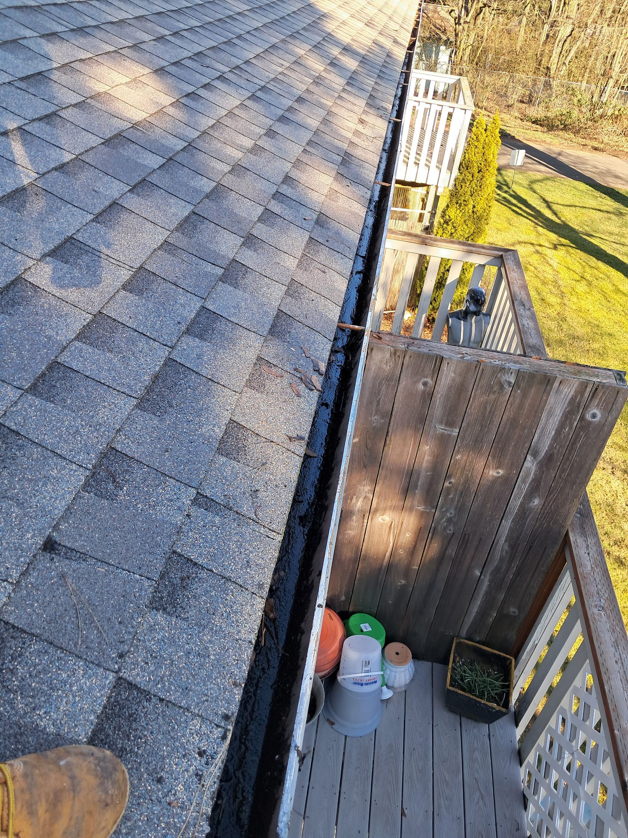Commercial gutter cleaning Olympia, WA after photo with clean gutters